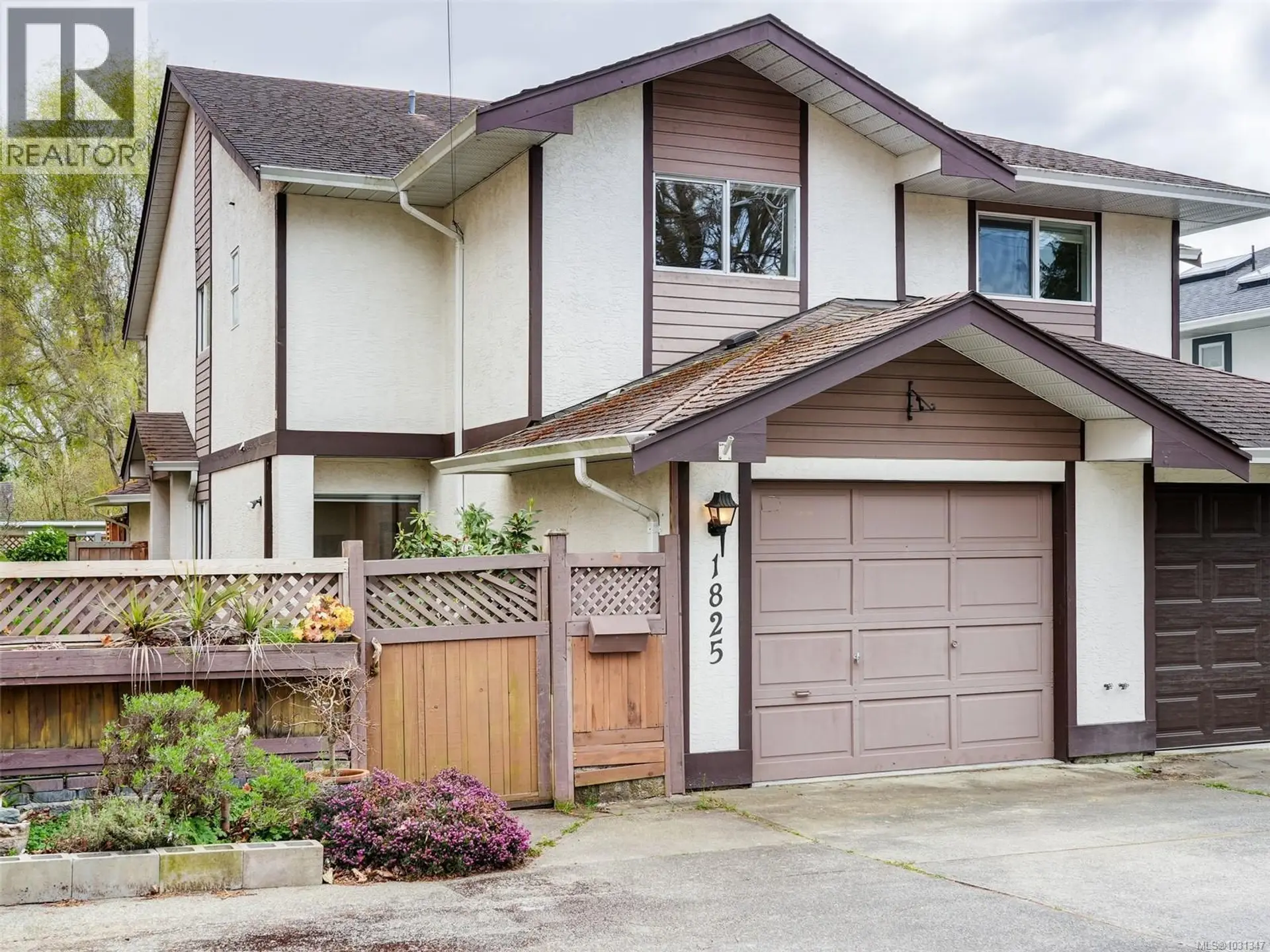 Property at 1825 Fairfield Rd, Victoria, BC