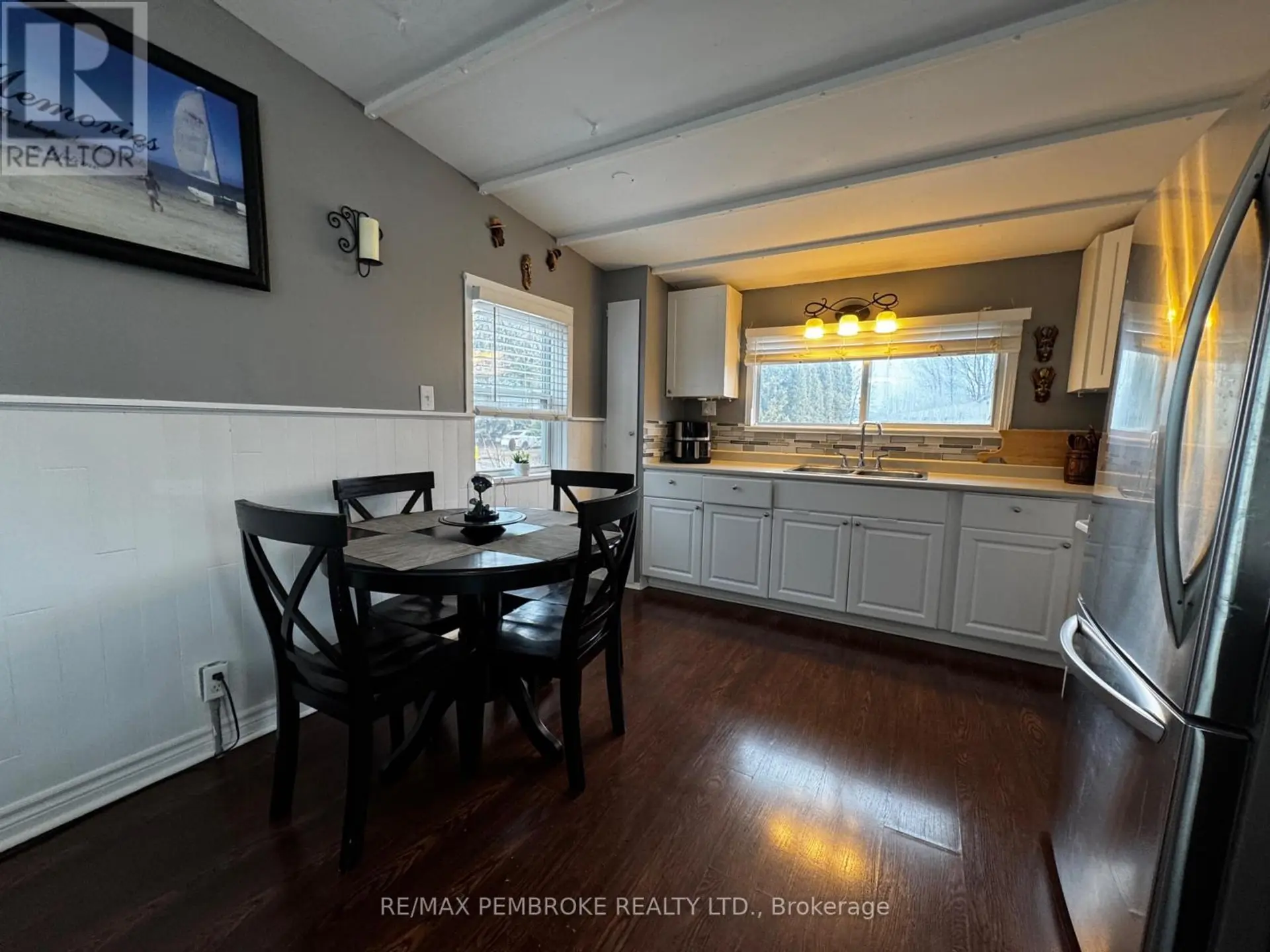72 PINEHURST ESTATES - Image 3