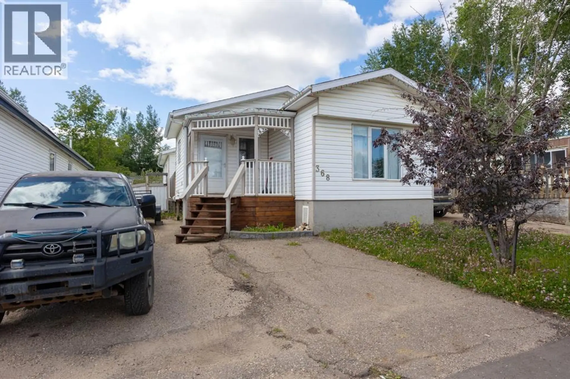 368 GREY CRESCENT - Image 1