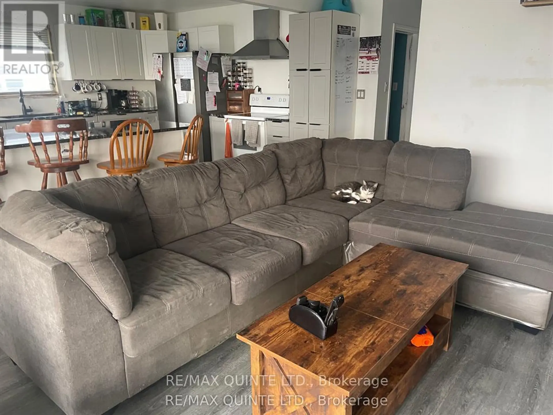 27 FIRST AVENUE - Image 8