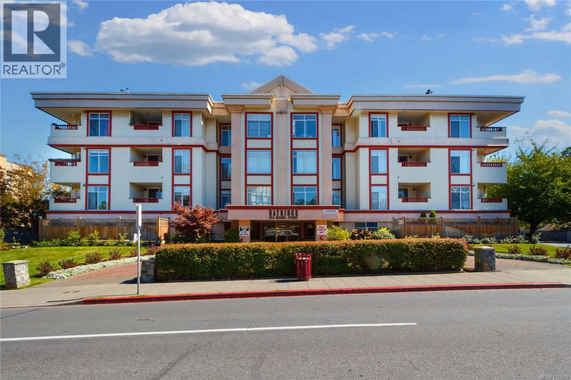 Property at #304 2511 QUADRA ST, Victoria, BC