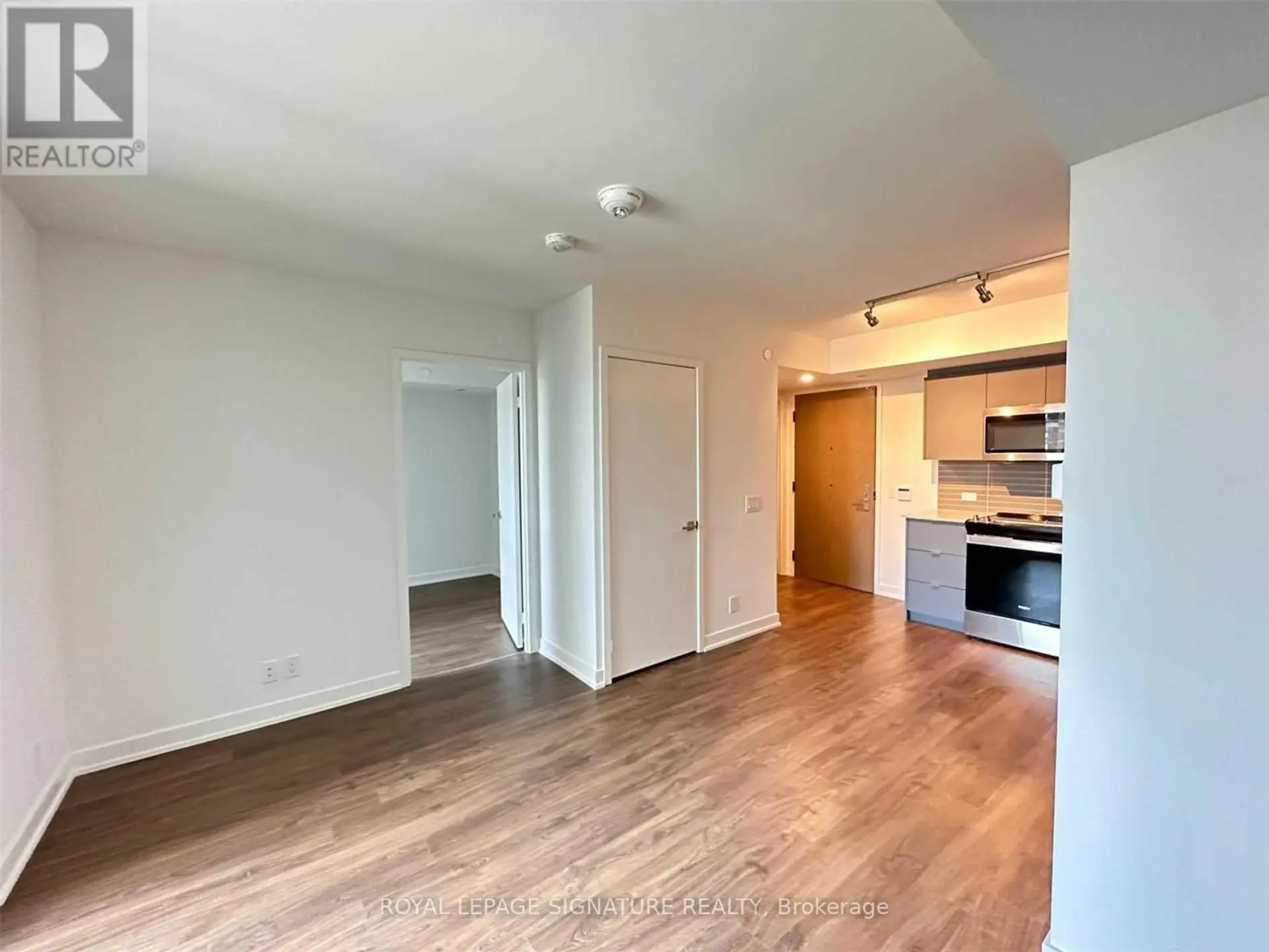#406 30 TRETTI WAY - Image 3
