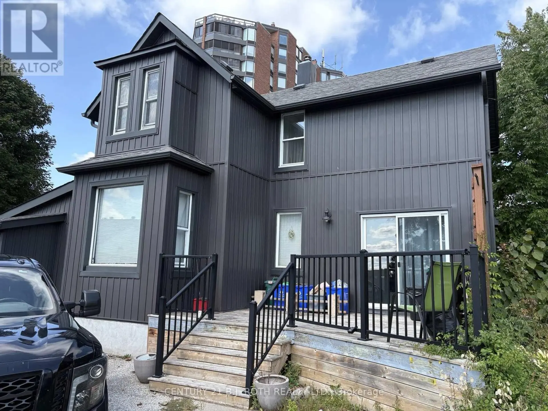 253 DUNLOP STREET E - Image 1