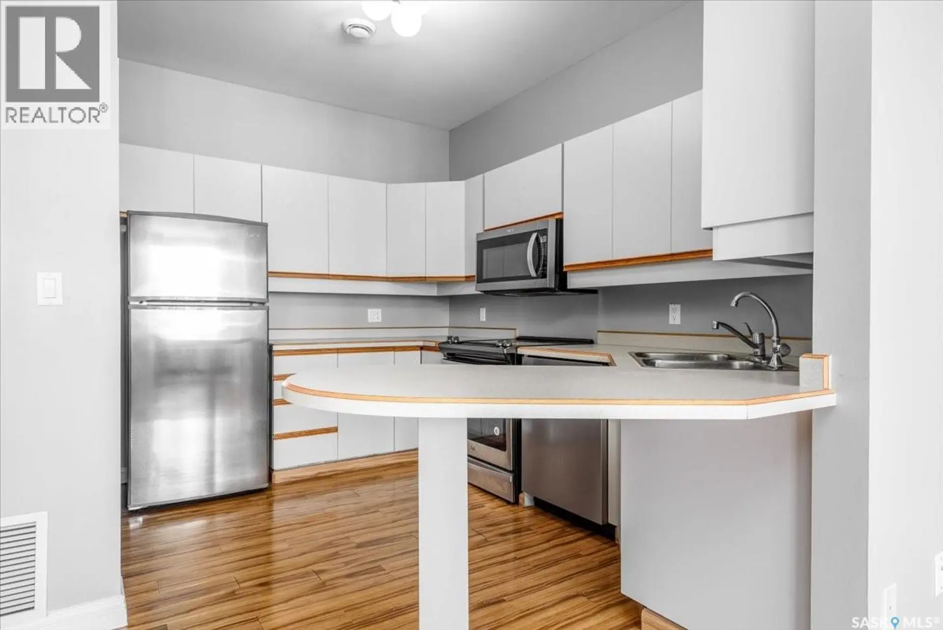 #801 1867 Hamilton STREET - Image 8