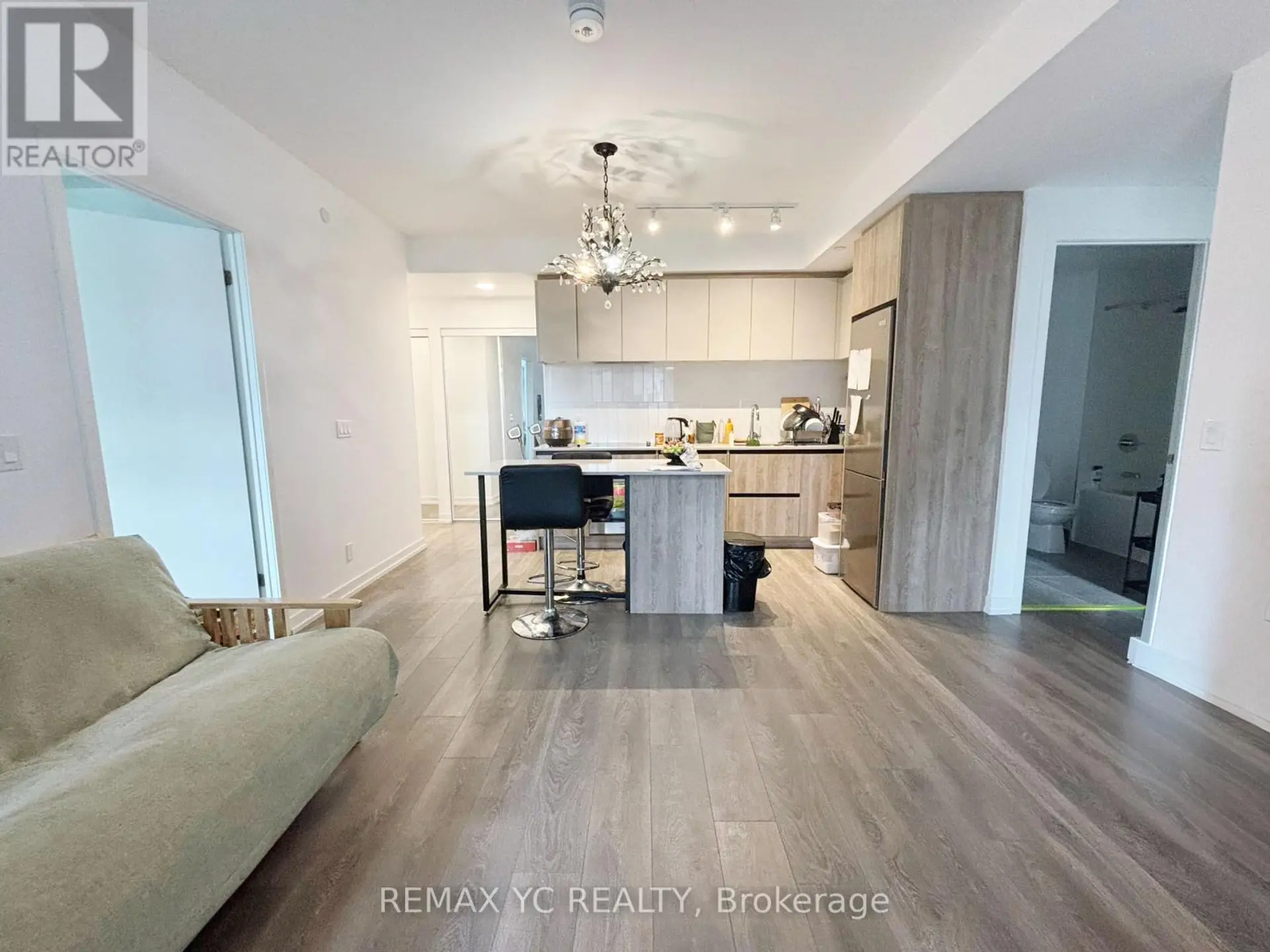 #324 8 BEVERLEY GLEN BOULEVARD - Image 5