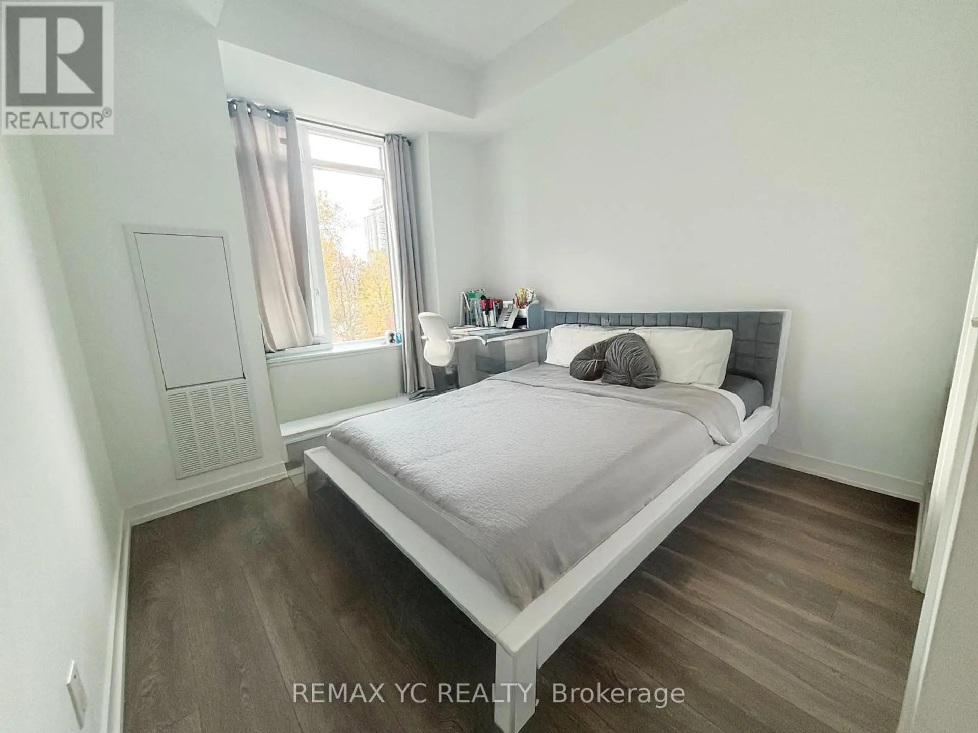 #324 8 BEVERLEY GLEN BOULEVARD - Image 8