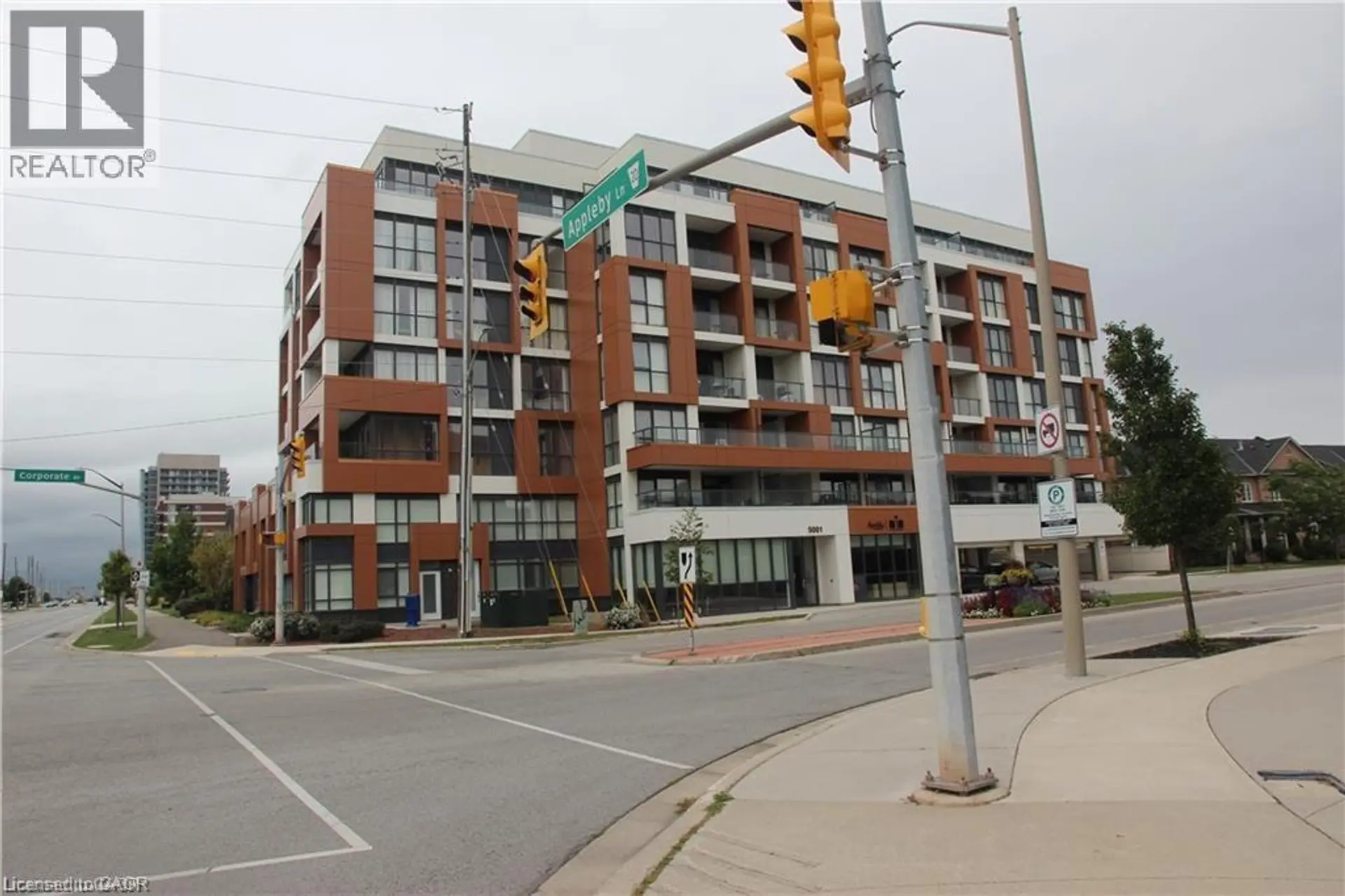 #704 5001 CORPORATE Drive - Image 1