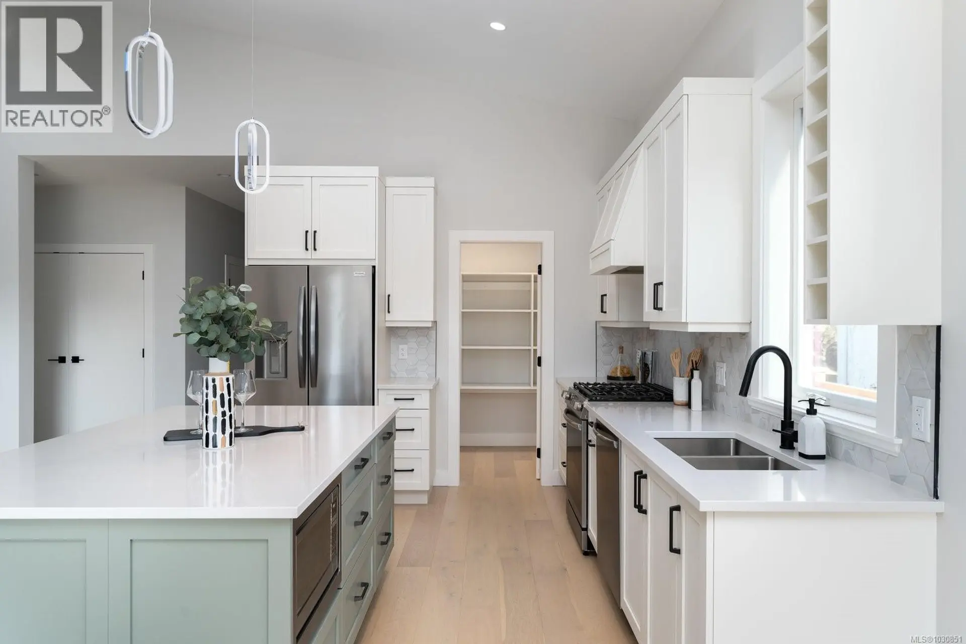 Property at 2284 MALAVIEW AVE, Sidney, BC