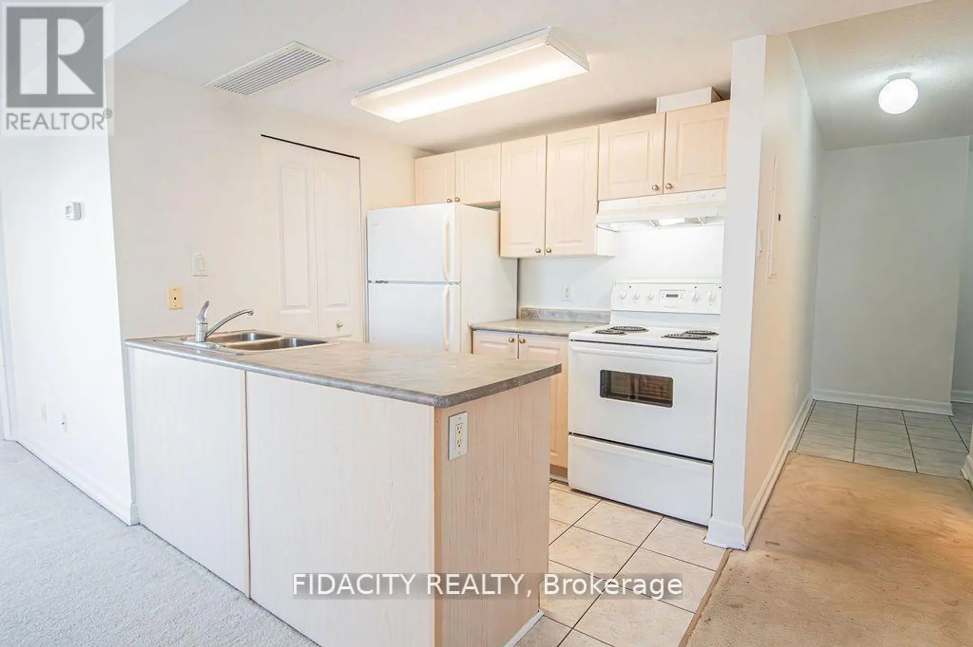 #4B 310 CENTRAL PARK DRIVE - Image 4
