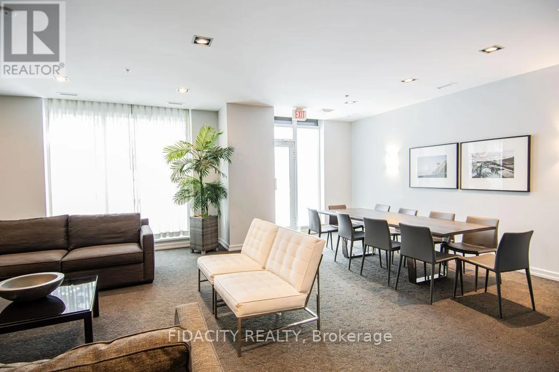 #324 360 PATRICIA AVENUE - Image 13