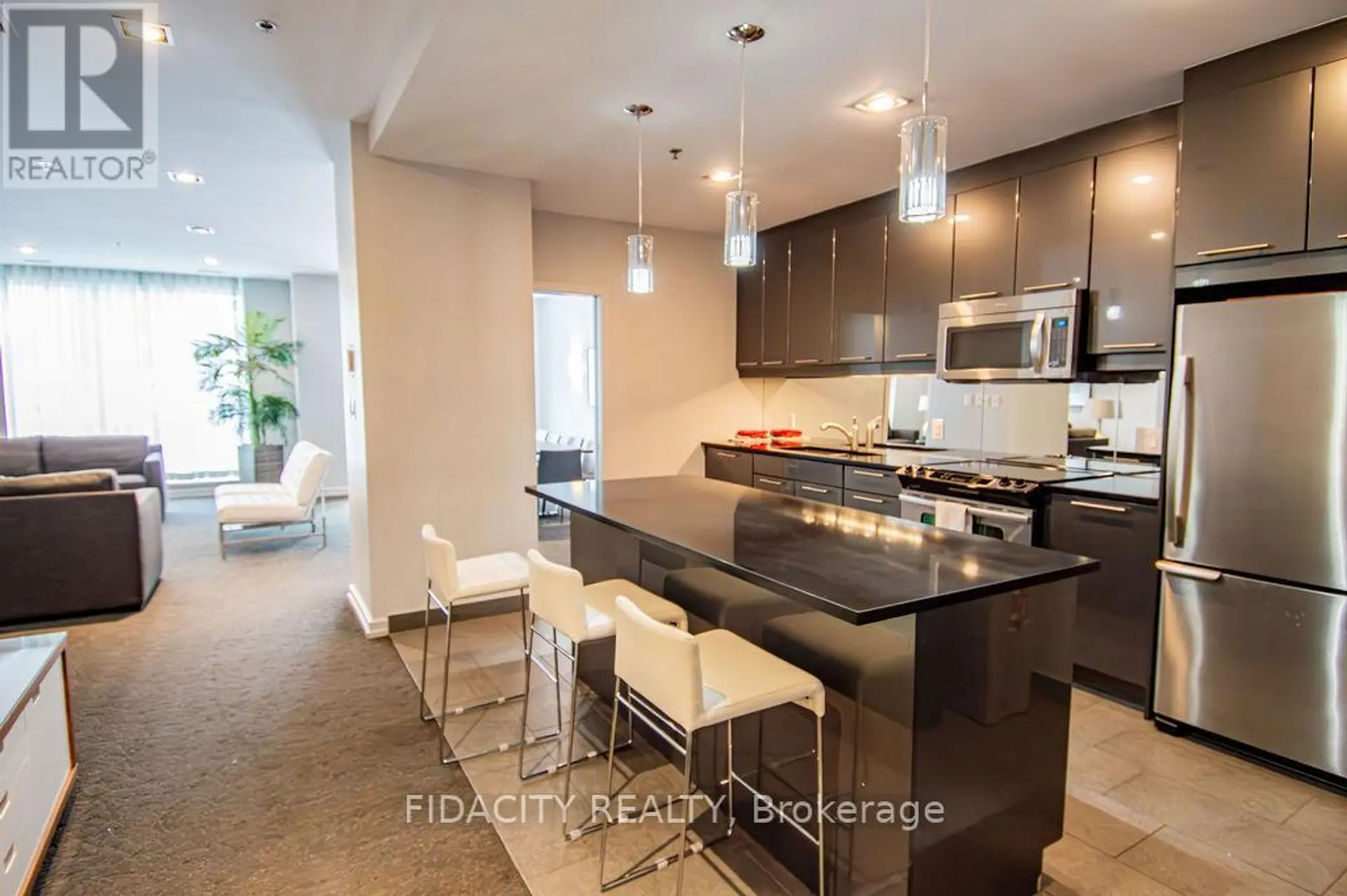 #324 360 PATRICIA AVENUE - Image 14