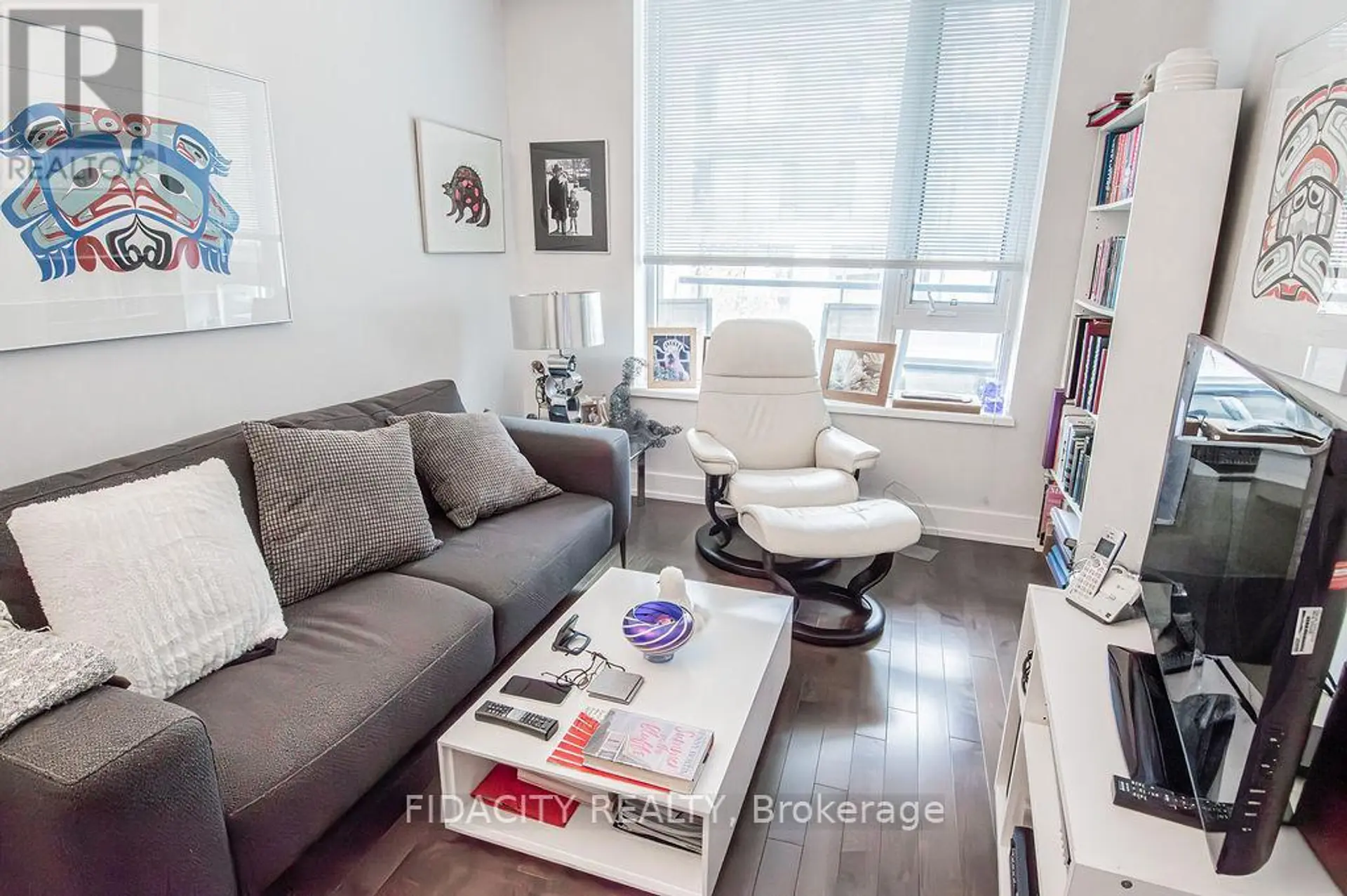 #324 360 PATRICIA AVENUE - Image 9