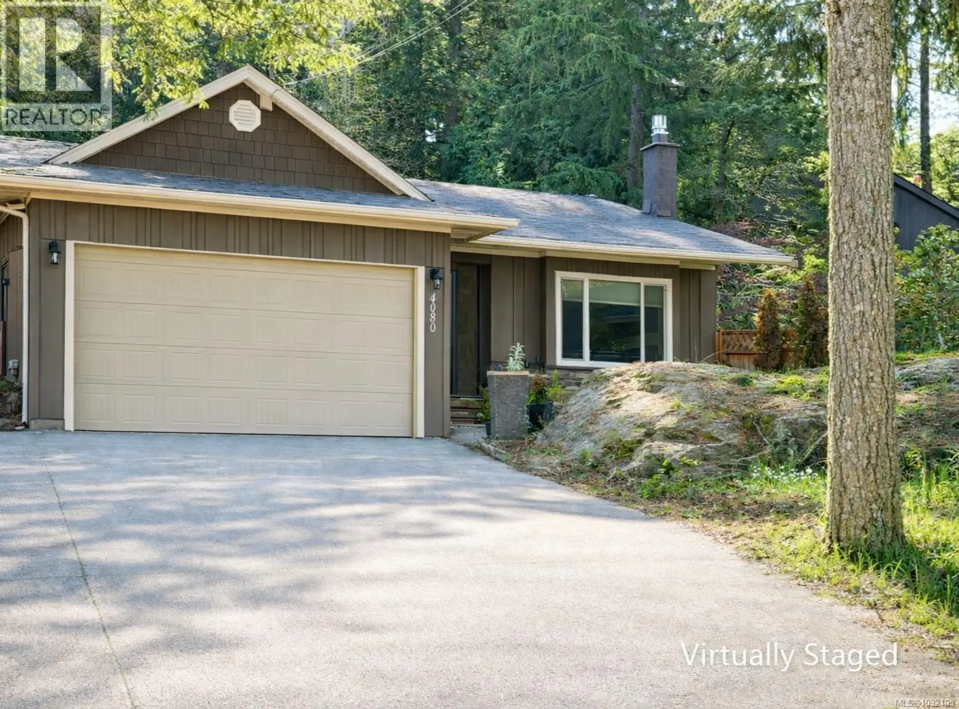 Property at 4080 Salal Dr, Nanaimo, BC