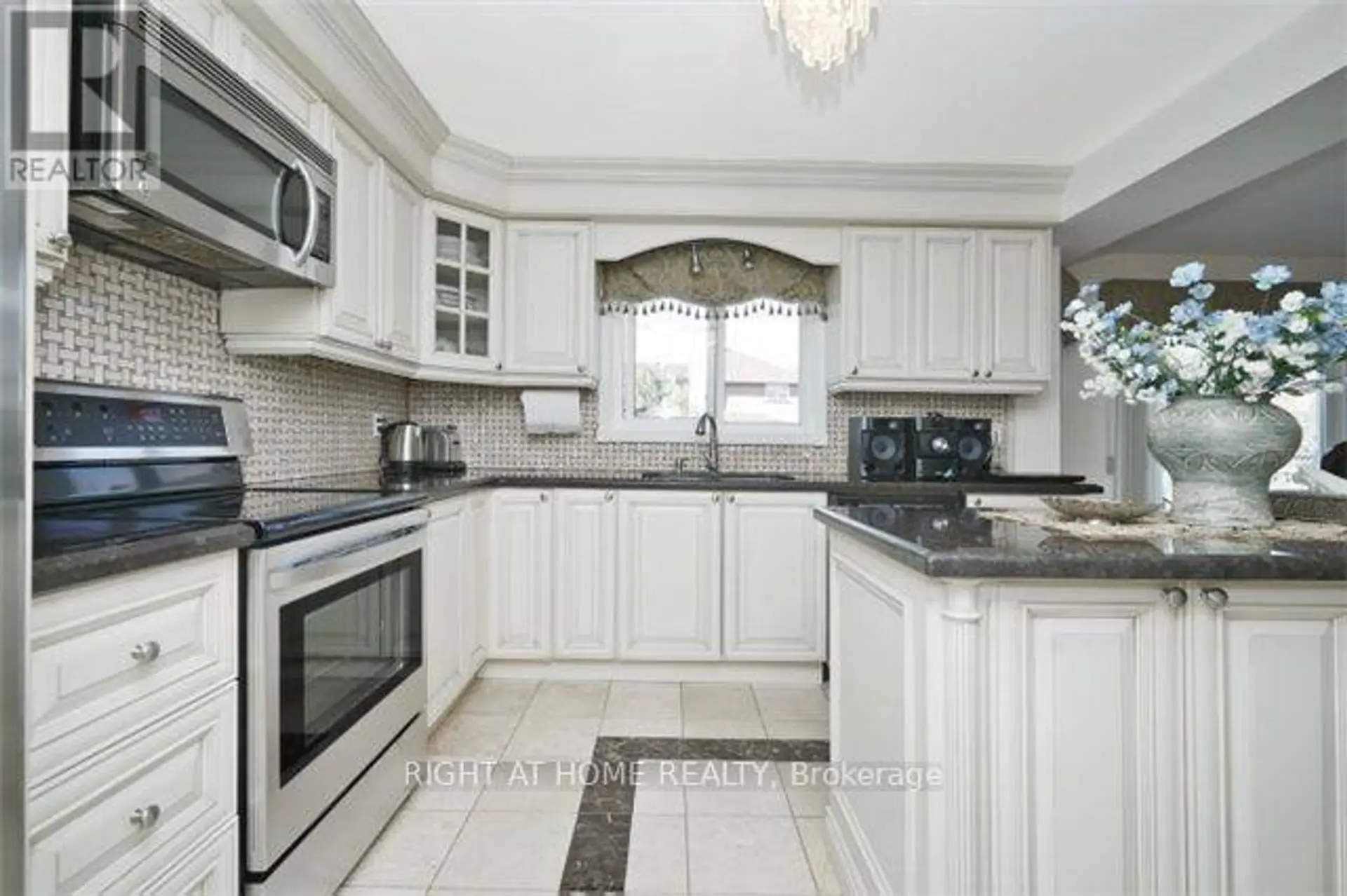358 VALLEYMEDE DRIVE - Image 5