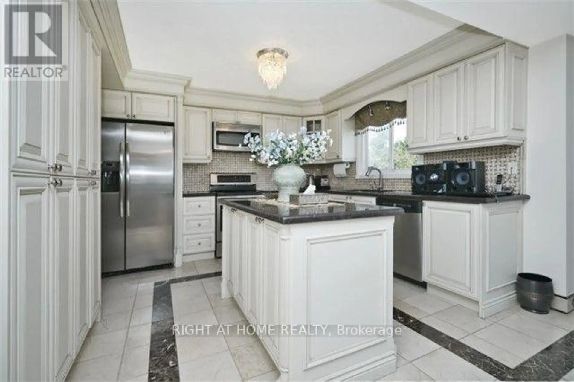 358 VALLEYMEDE DRIVE - Image 9