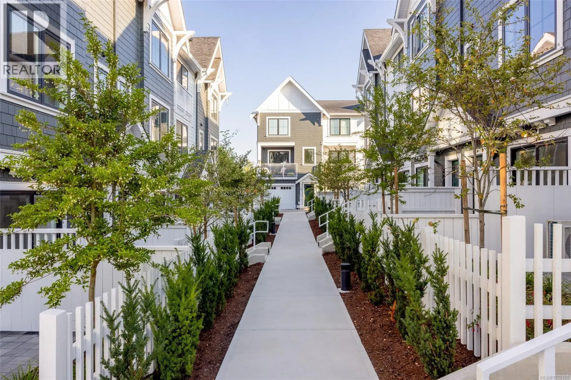 Property at #TH11 3450 WHITTIER AVE, Saanich, BC