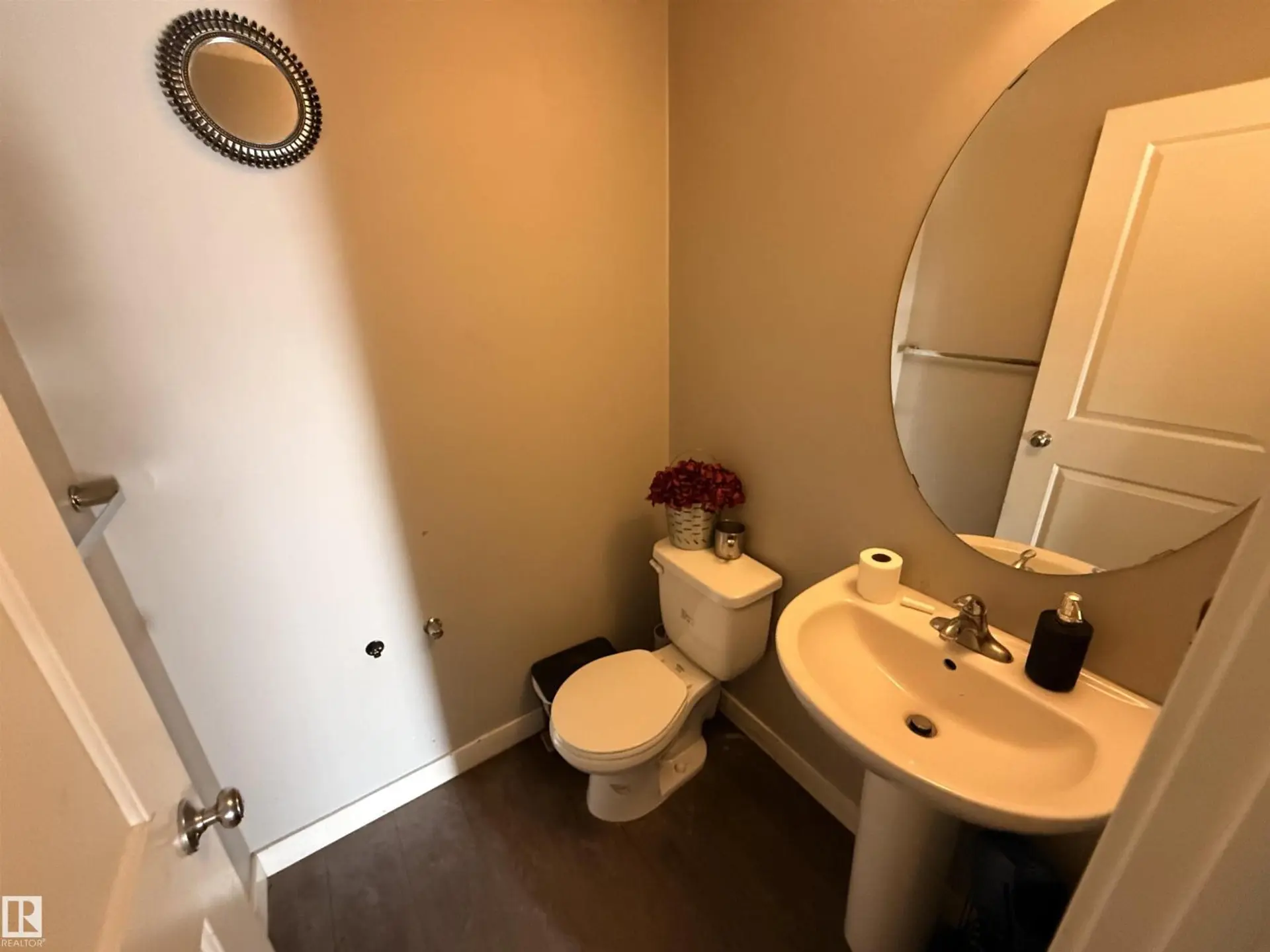 3317 11 AV NW - Image 2