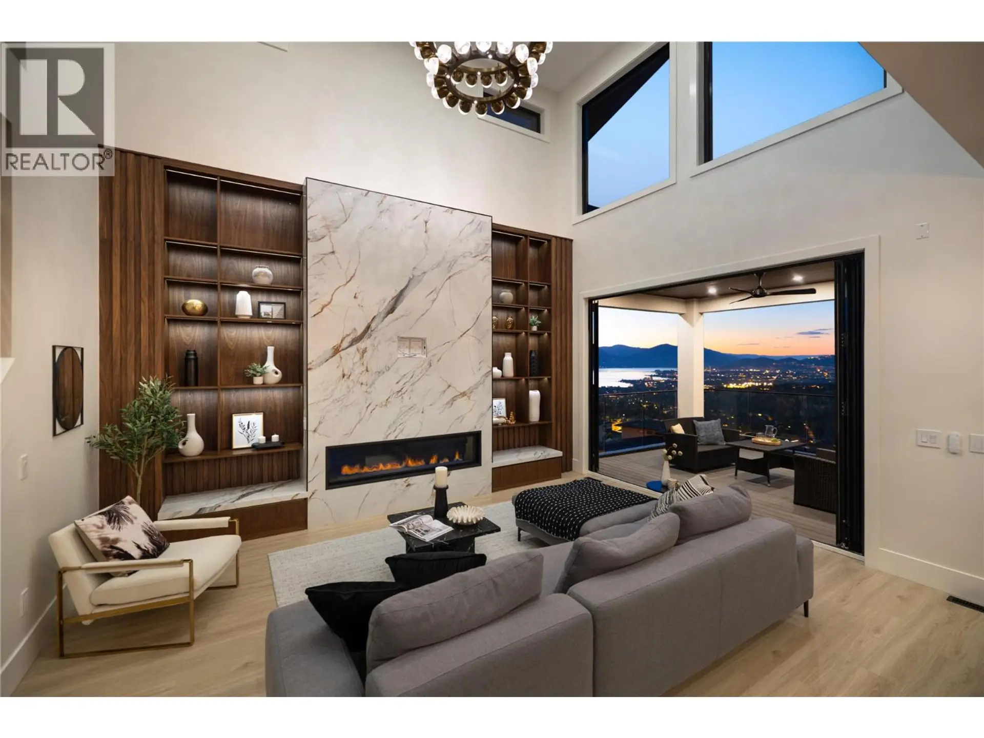 Property at 1016 EMSLIE Street, Kelowna, BC