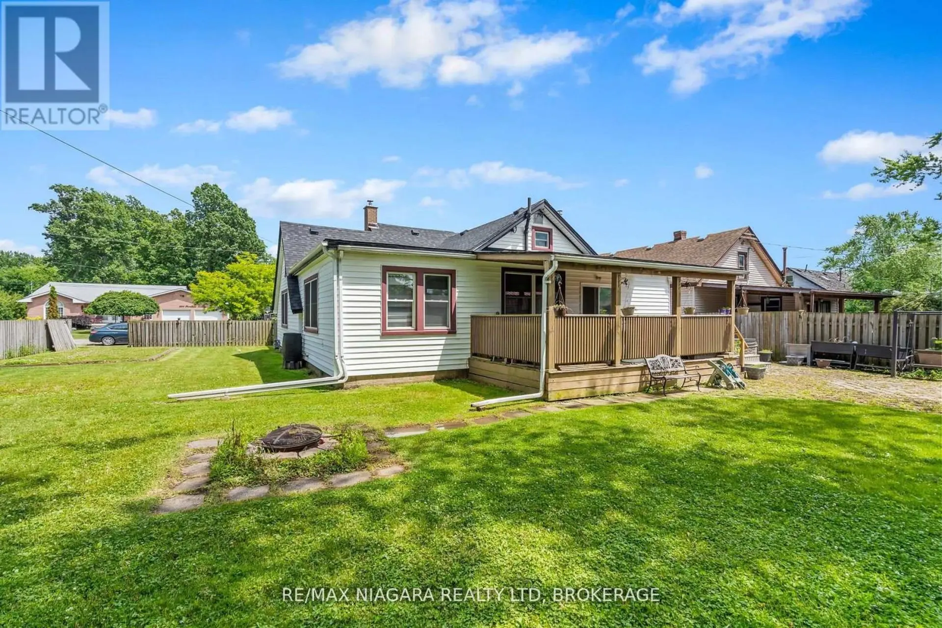 549 FERNDALE AVENUE - Image 2
