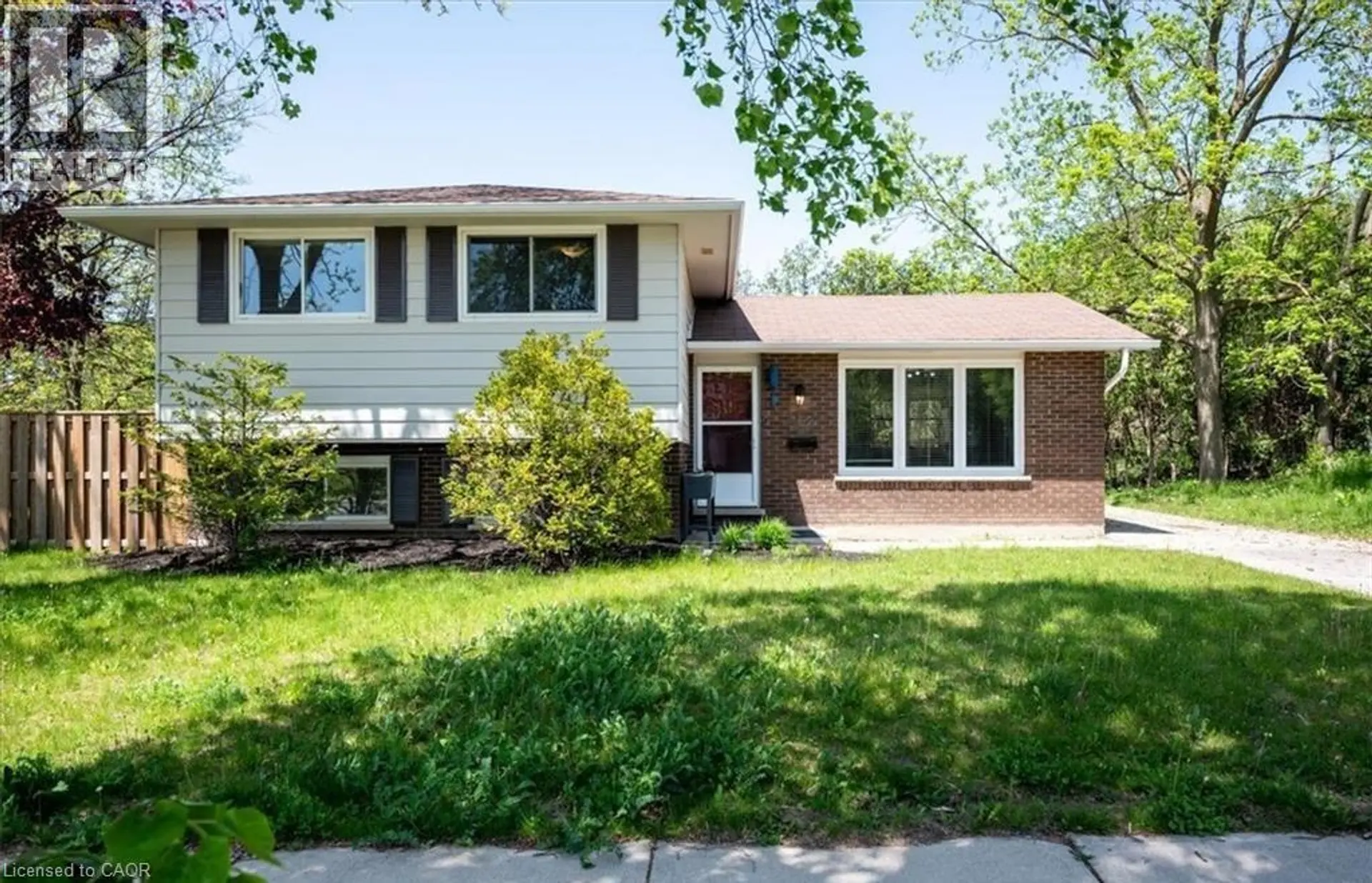 152 MACGREGOR Crescent - Image 2