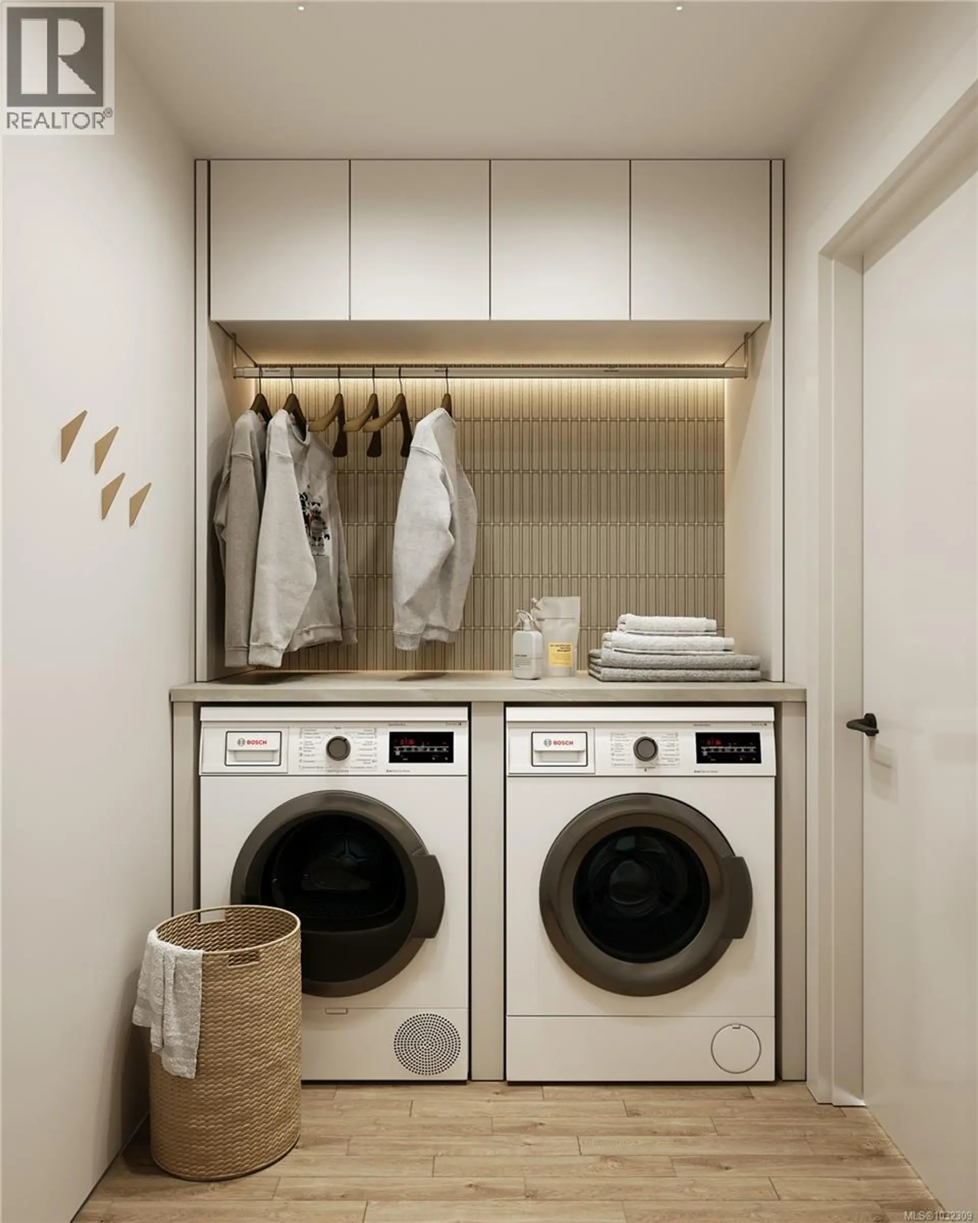 Property at #2 1118 MUNRO ST, Esquimalt, BC