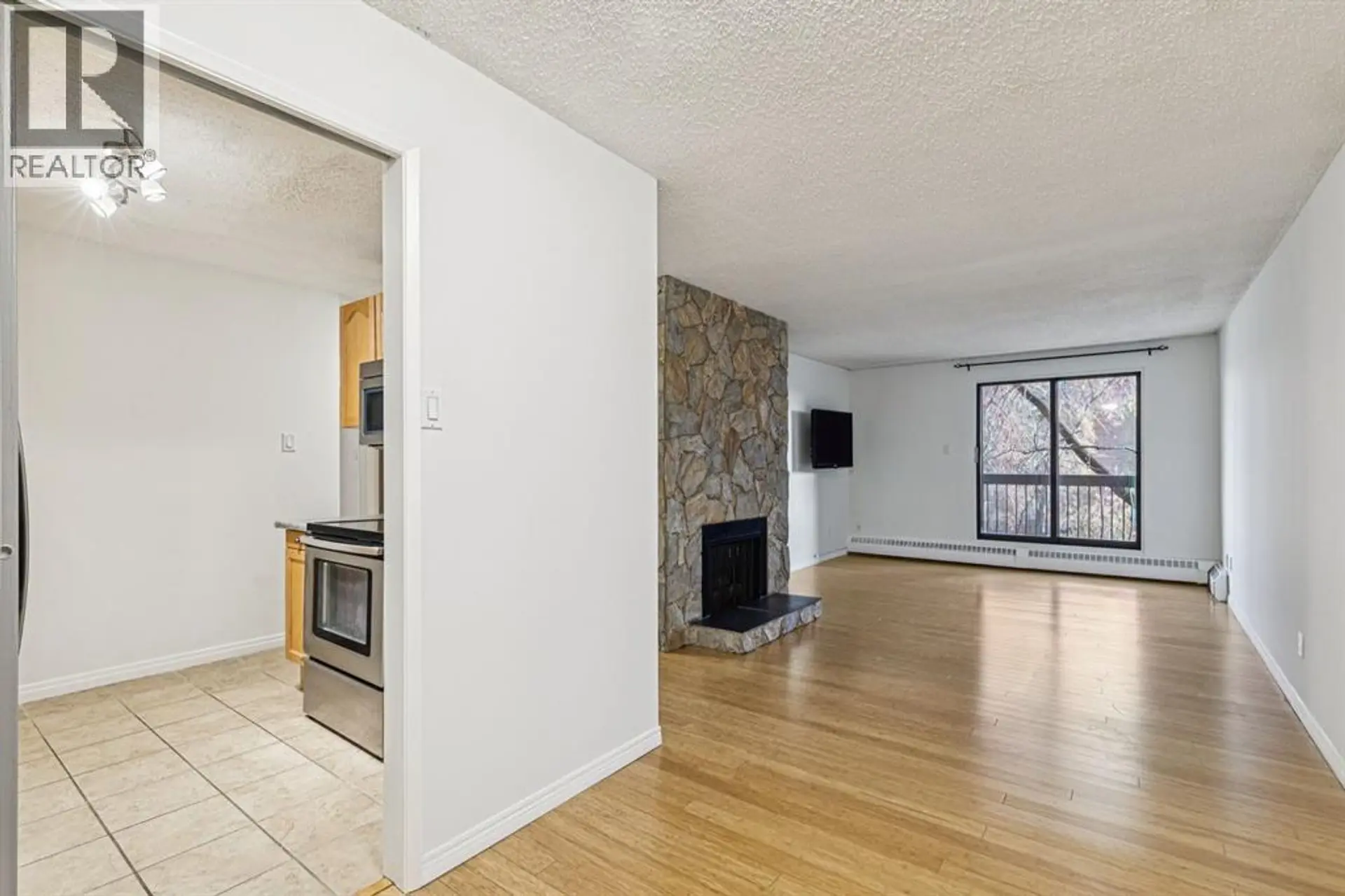 #404 537 14 AVENUE SW - Image 11