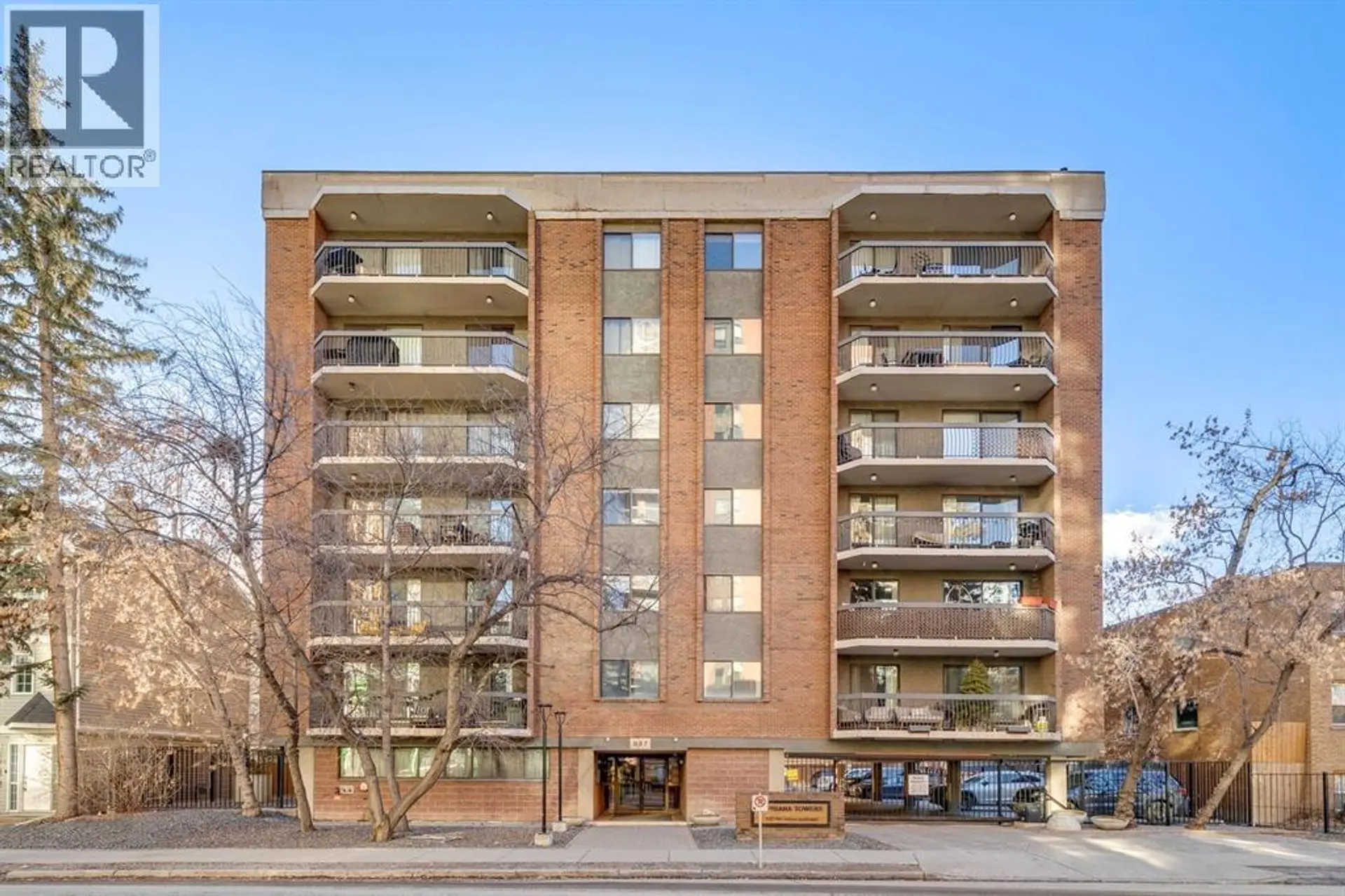 #404 537 14 AVENUE SW - Image 1