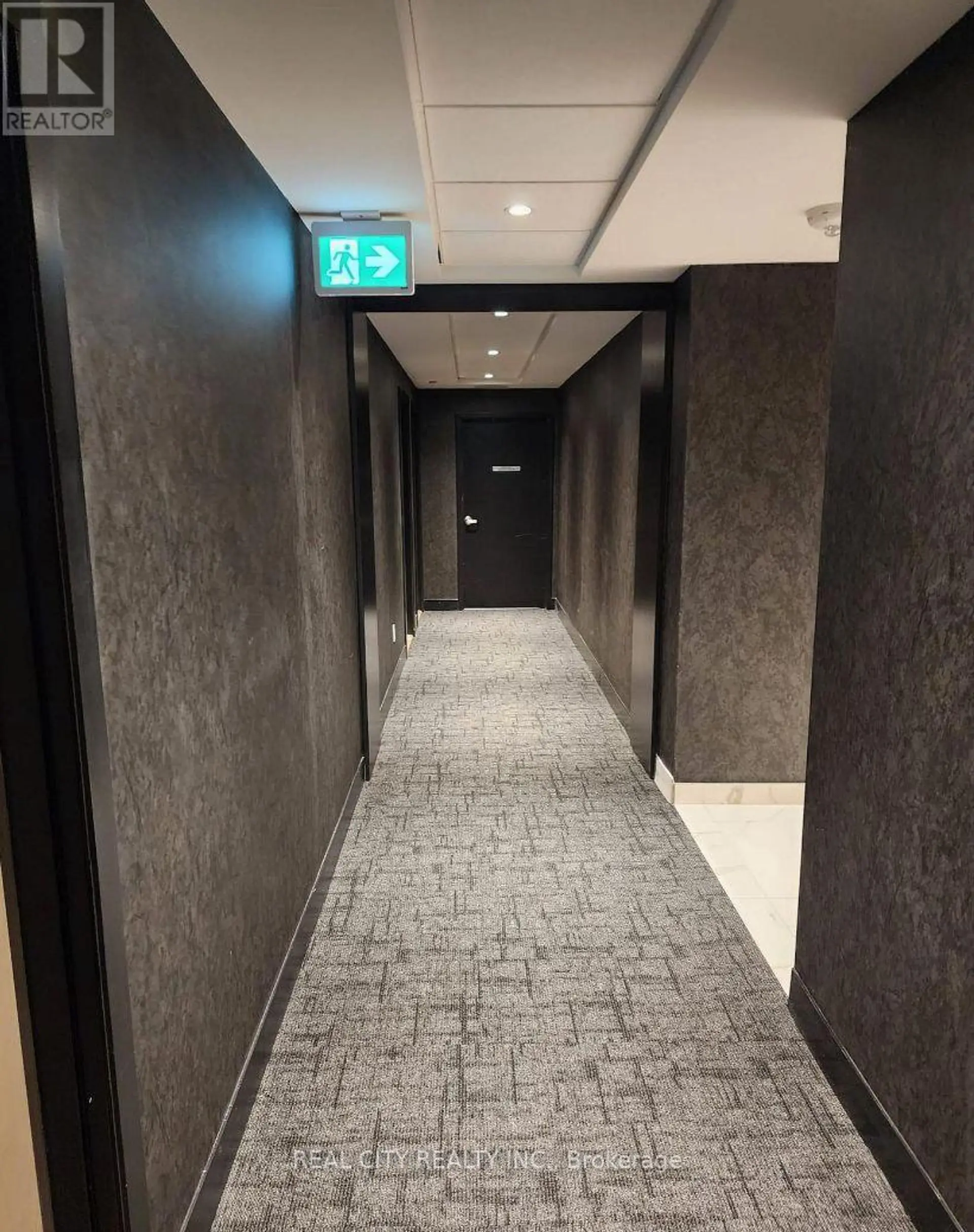 #107 2300 ST CLAIR AVENUE W - Image 10
