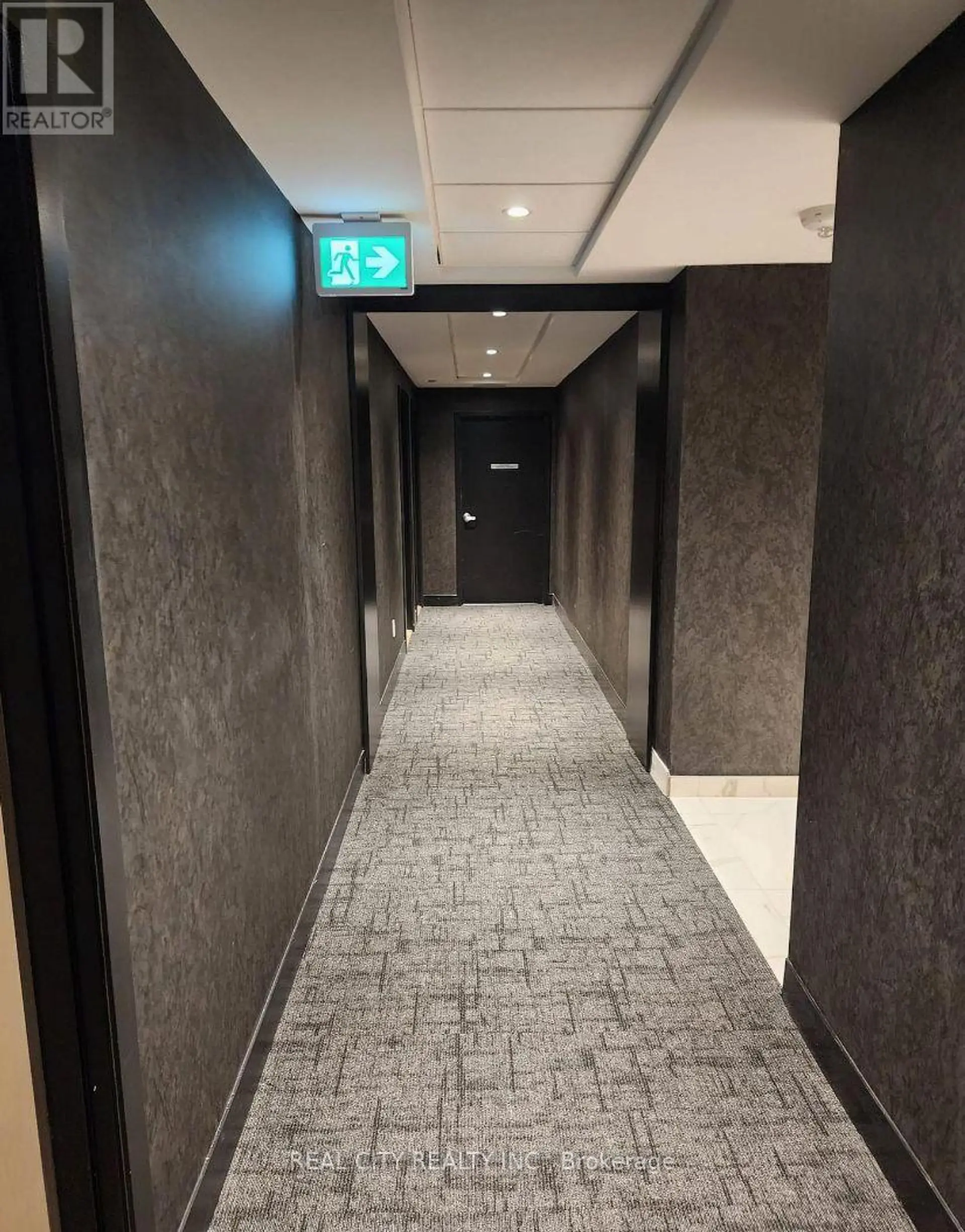 #107 2300 ST CLAIR AVENUE W - Image 11