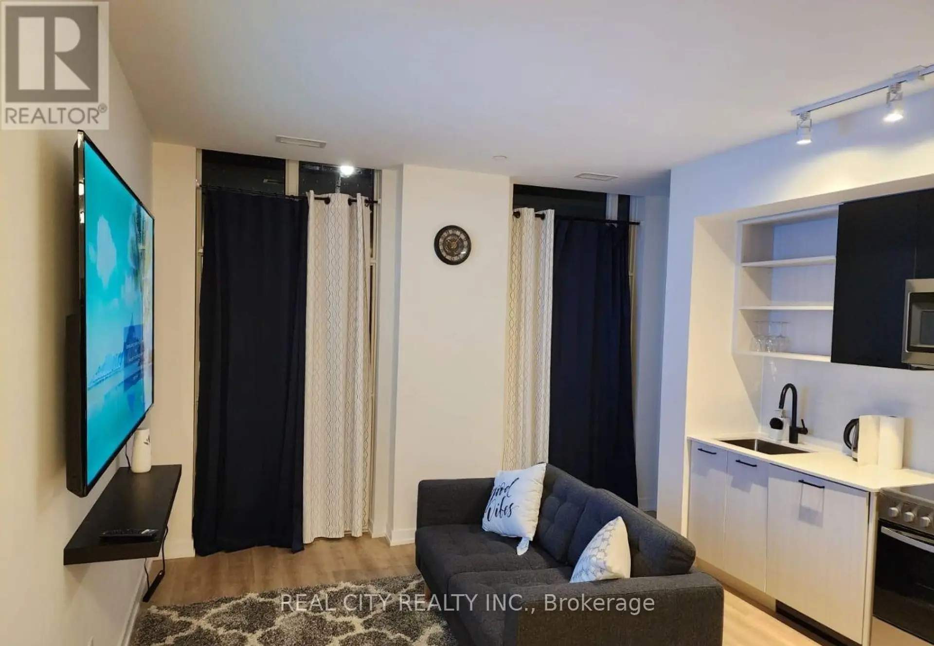 #107 2300 ST CLAIR AVENUE W - Image 3