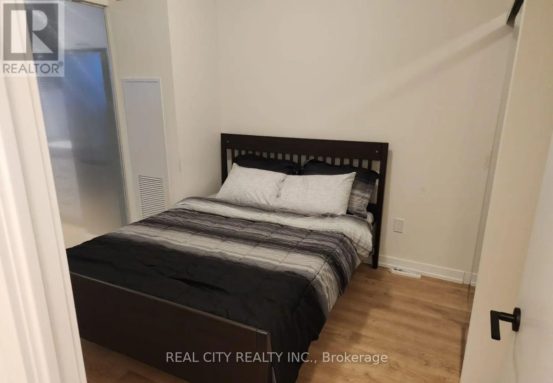 #107 2300 ST CLAIR AVENUE W - Image 4