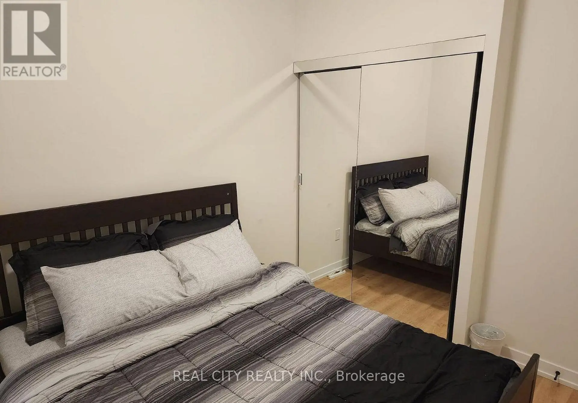 #107 2300 ST CLAIR AVENUE W - Image 6