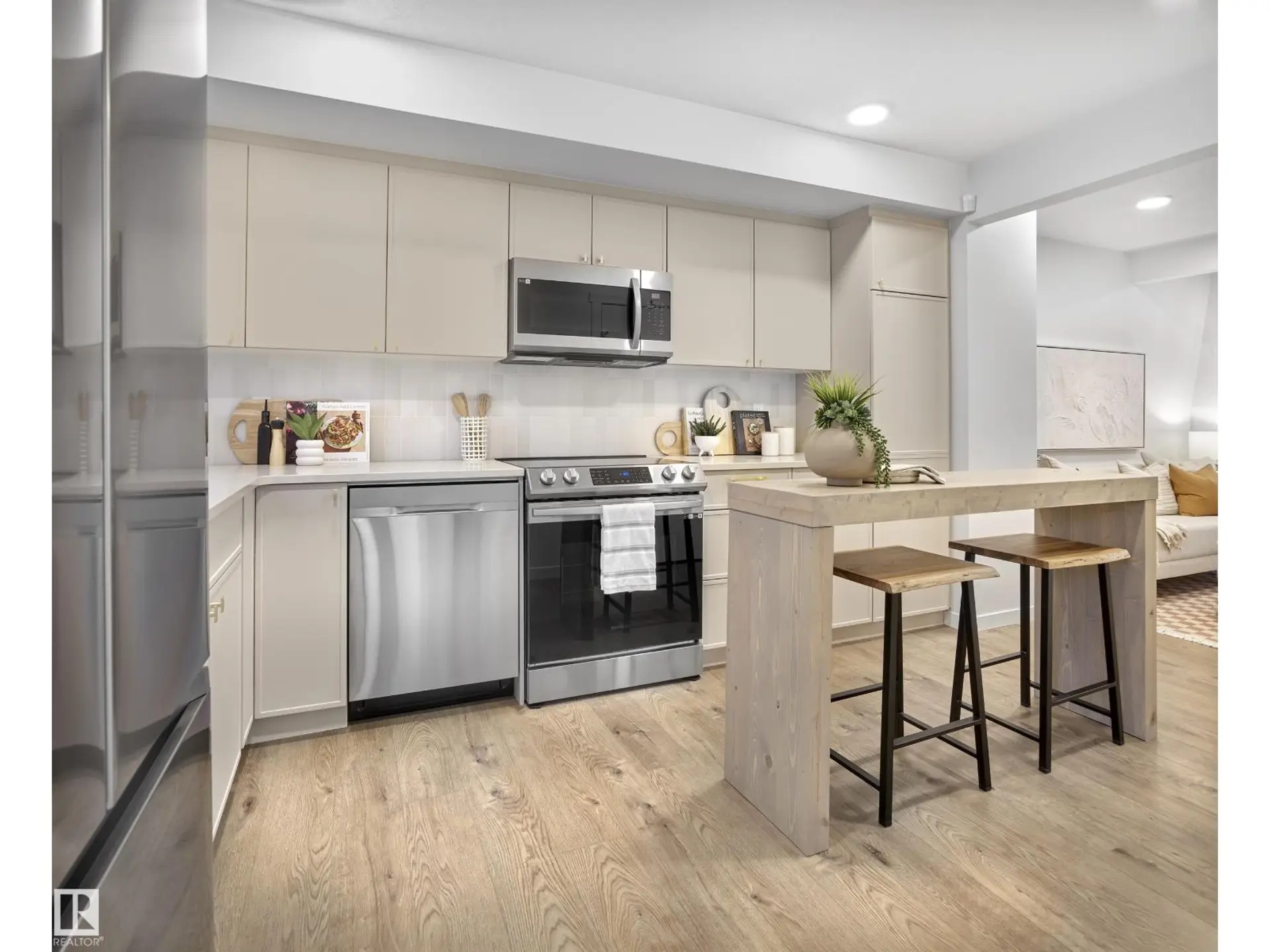 505 177 AV NE - Image 8