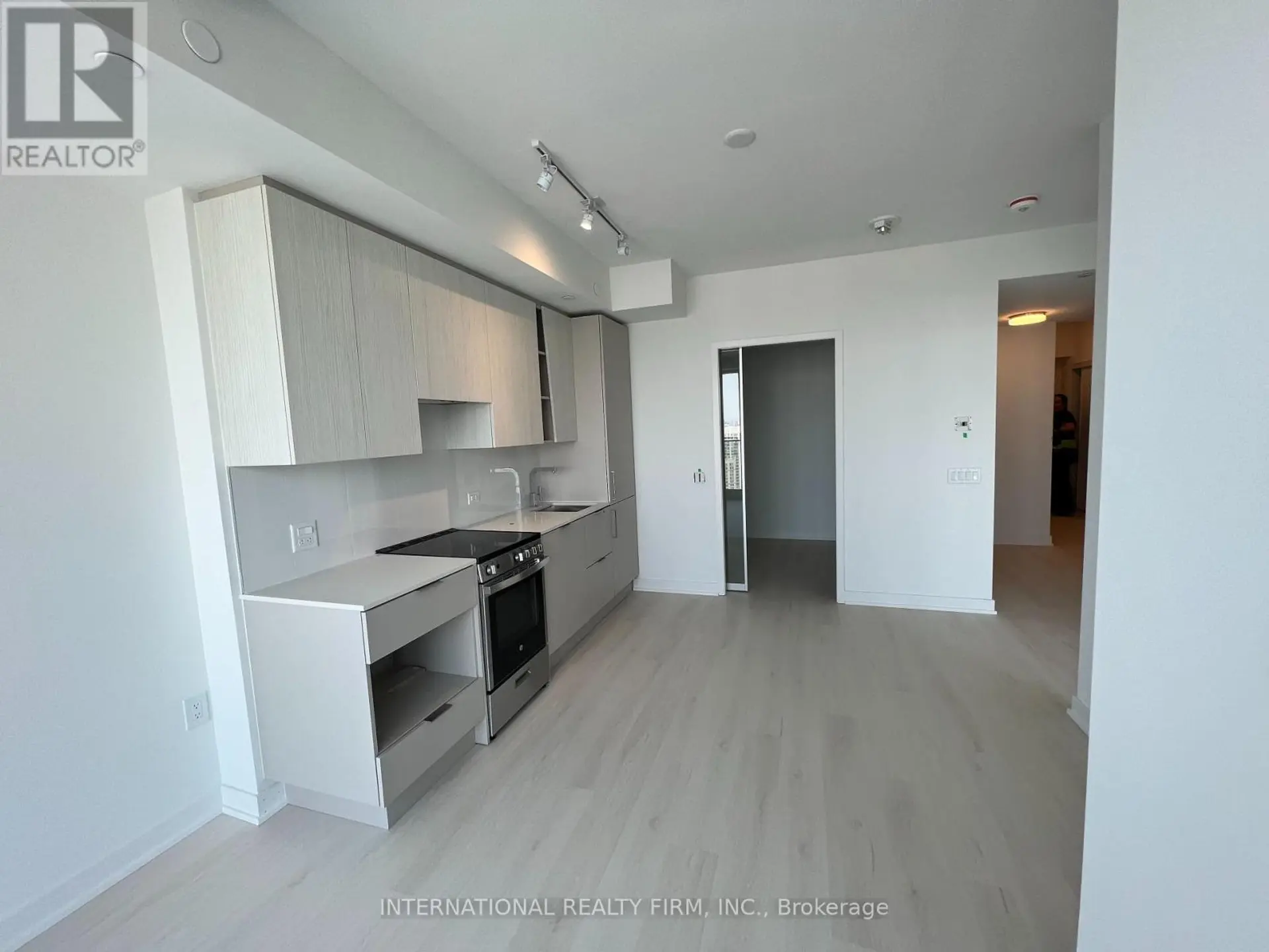 #4002 3900 CONFEDERATION PARKWAY - Image 2