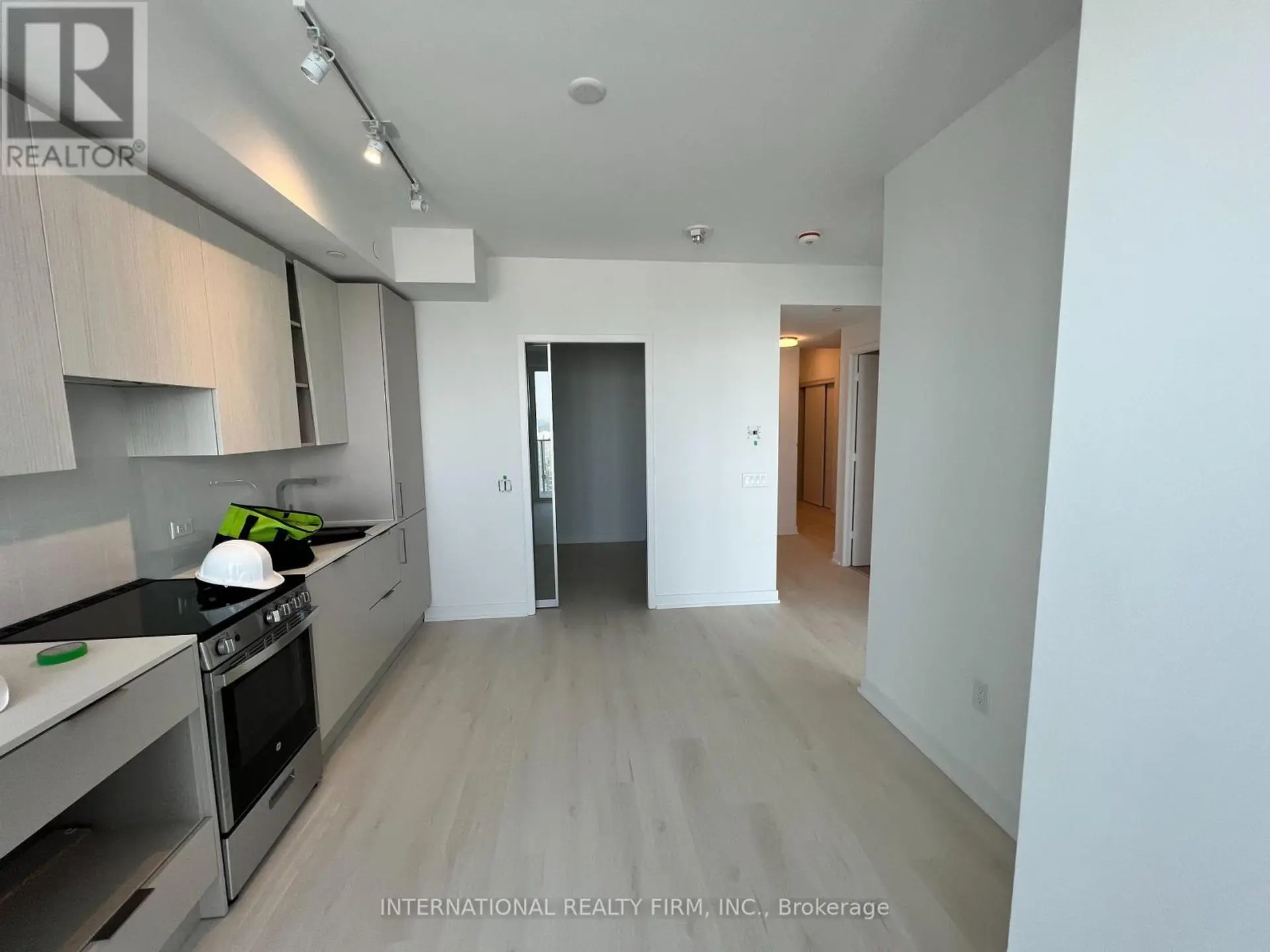 #4002 3900 CONFEDERATION PARKWAY - Image 3