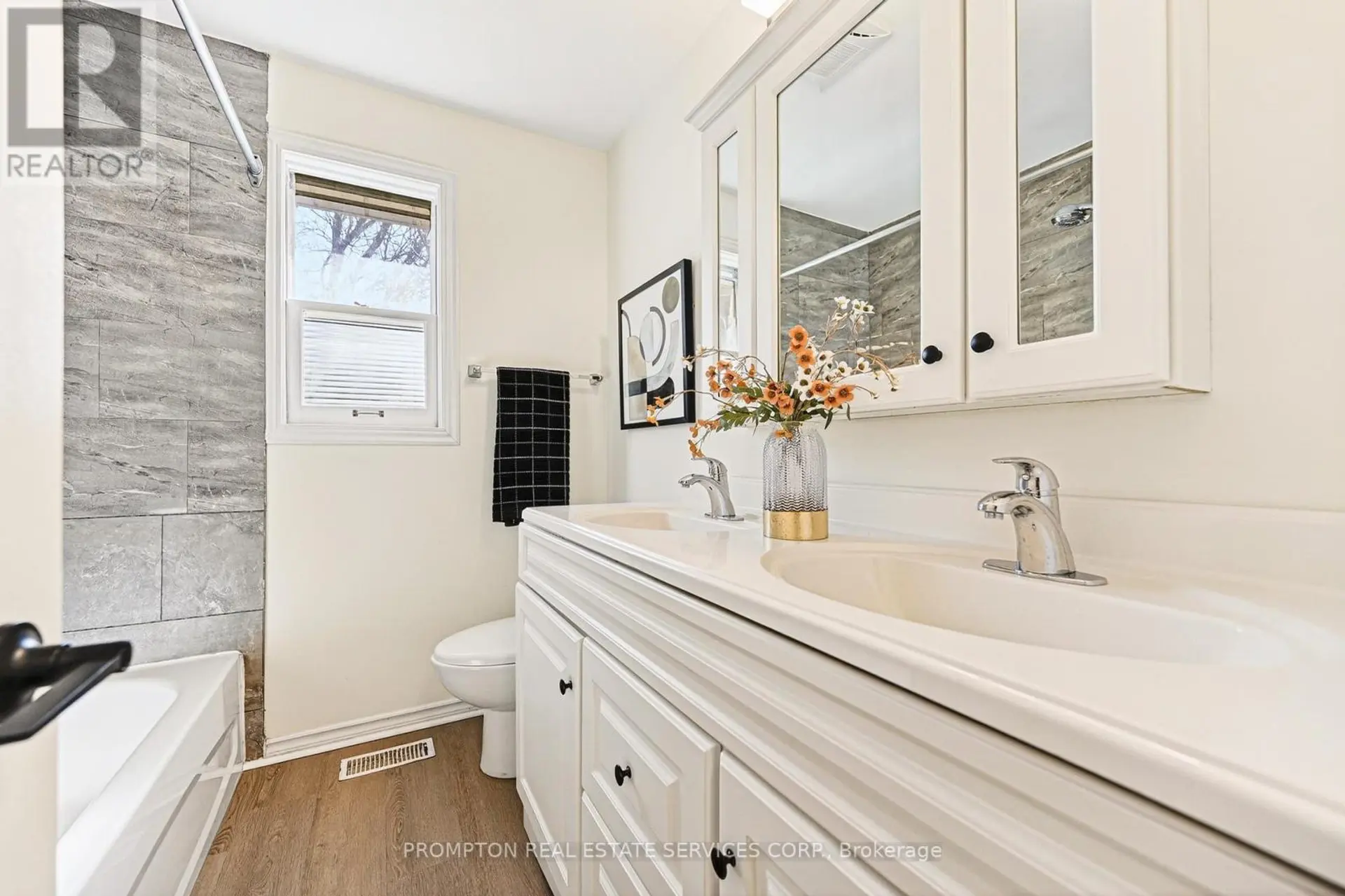 81 MAXOME AVENUE - Image 15