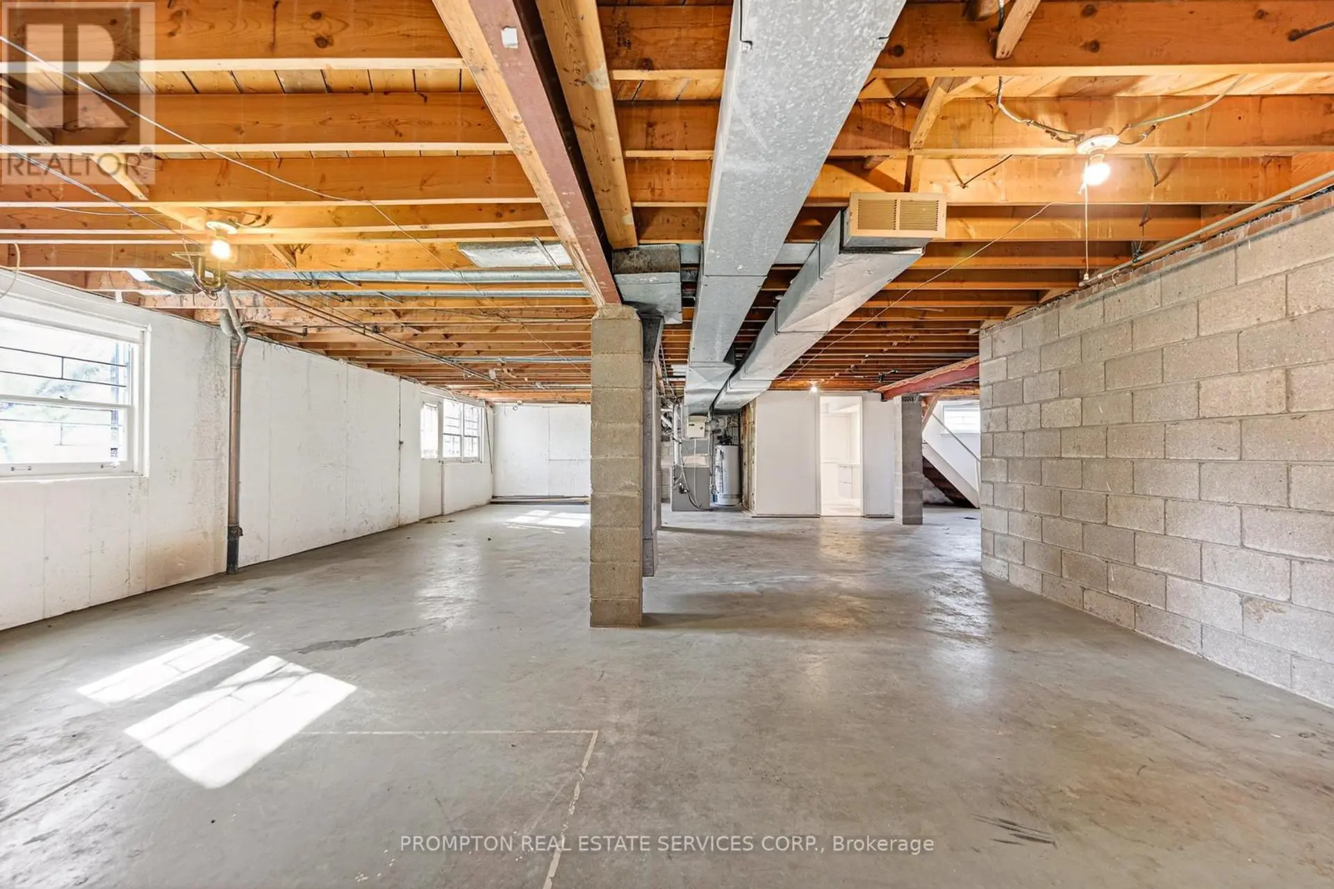 81 MAXOME AVENUE - Image 18