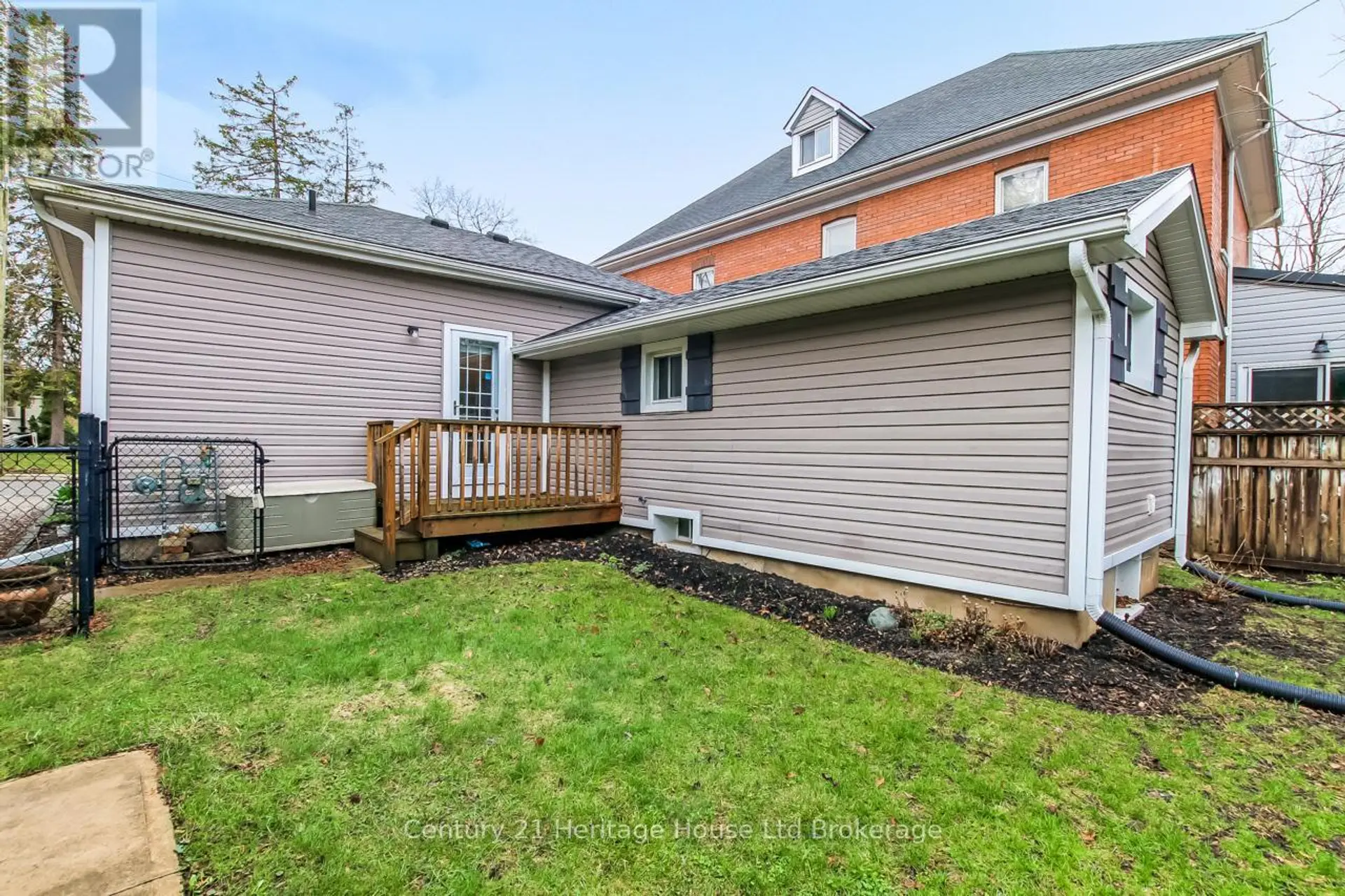 137 WONHAM STREET S - Image 17