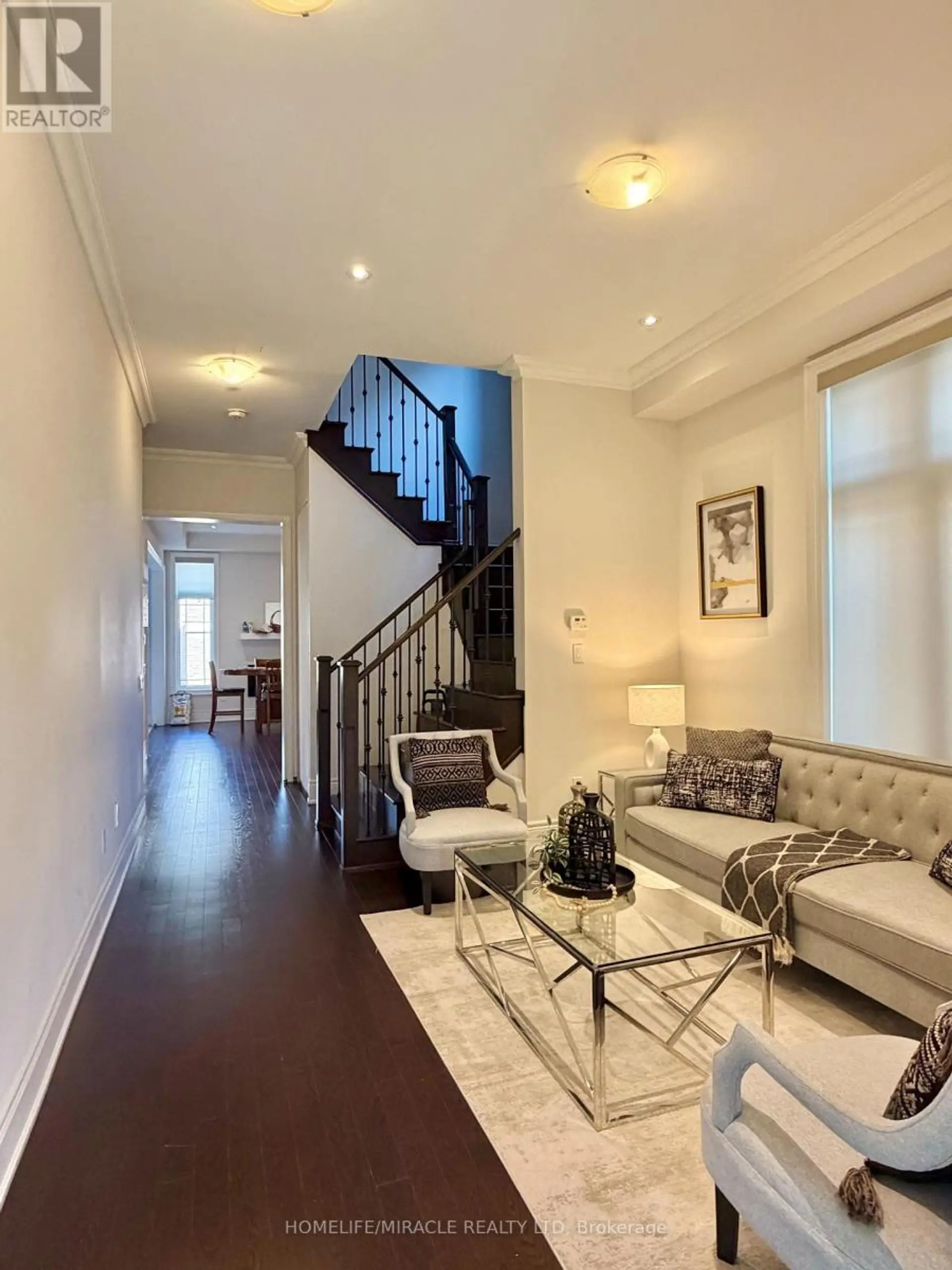 16 LYLE WAY - Image 1