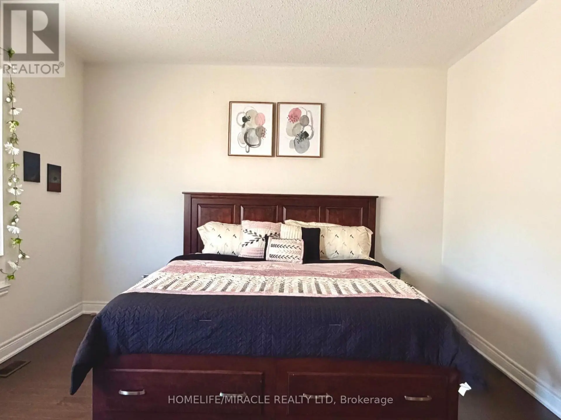 16 LYLE WAY - Image 18