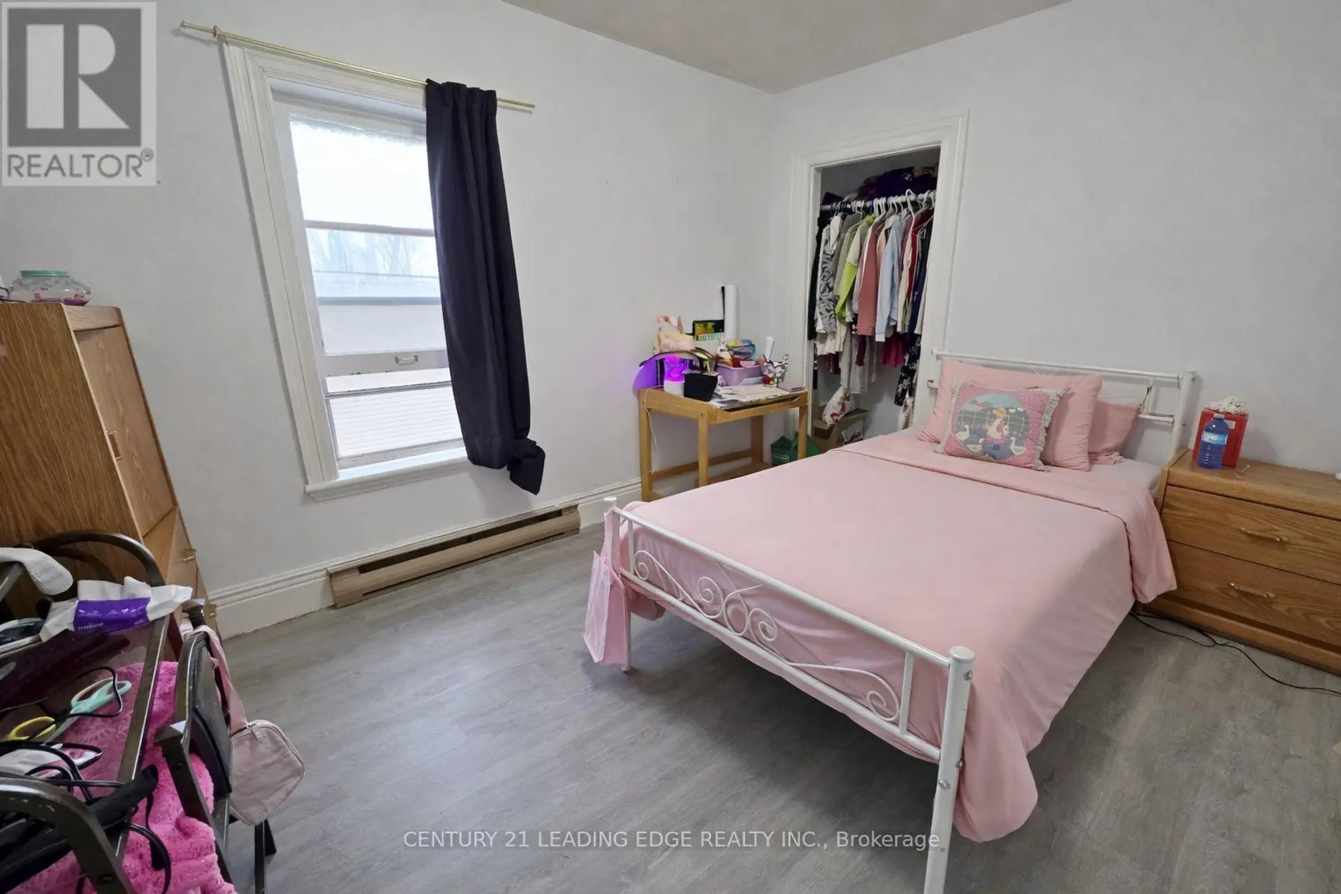15 GEORGE STREET N - Image 11