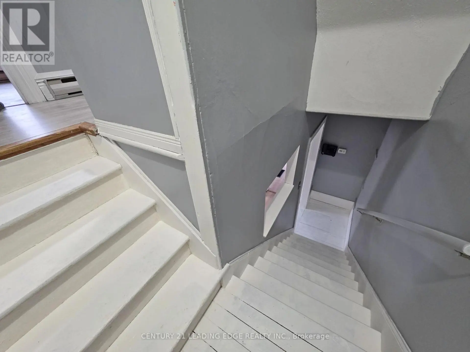 15 GEORGE STREET N - Image 16