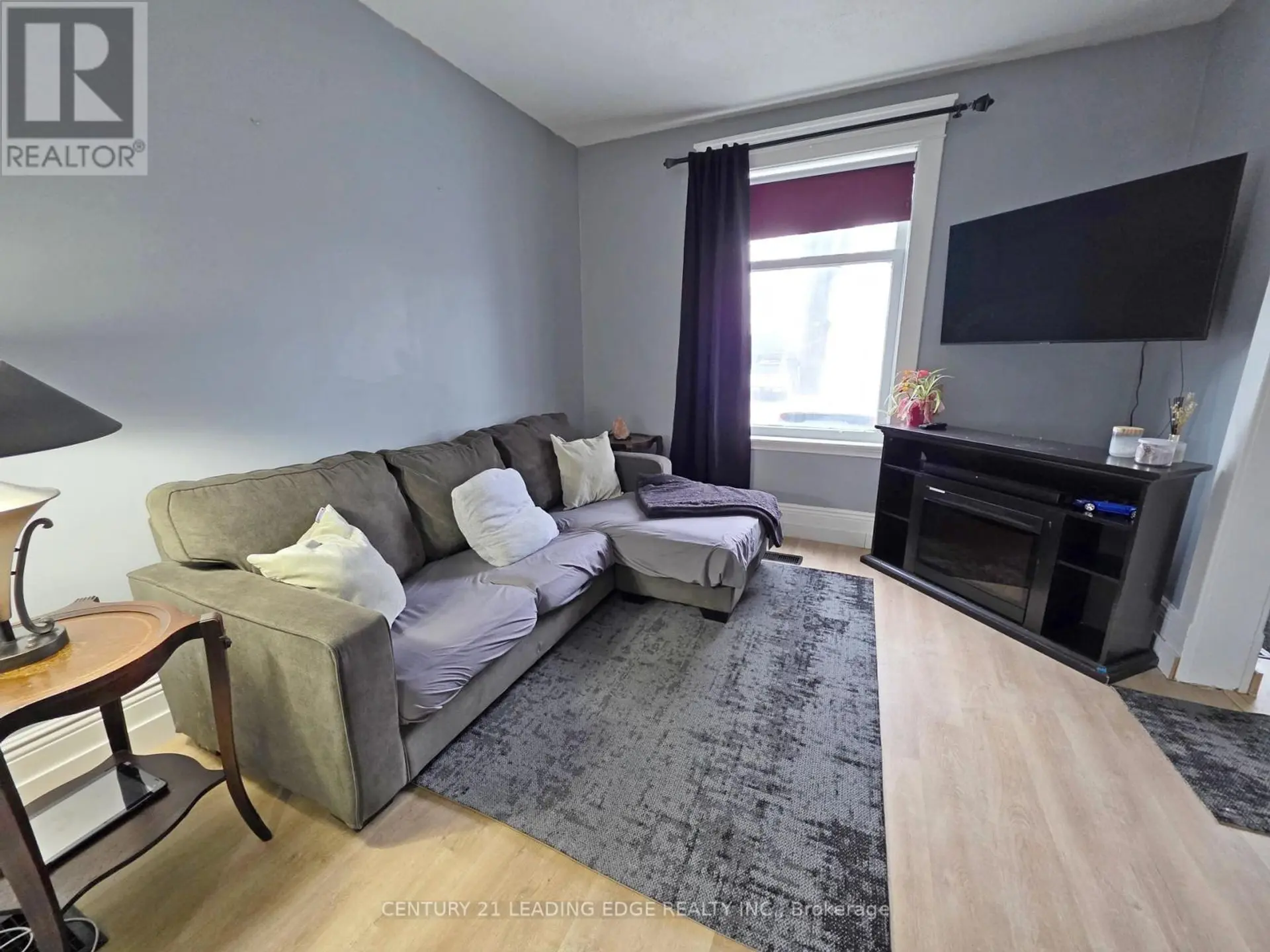 15 GEORGE STREET N - Image 4