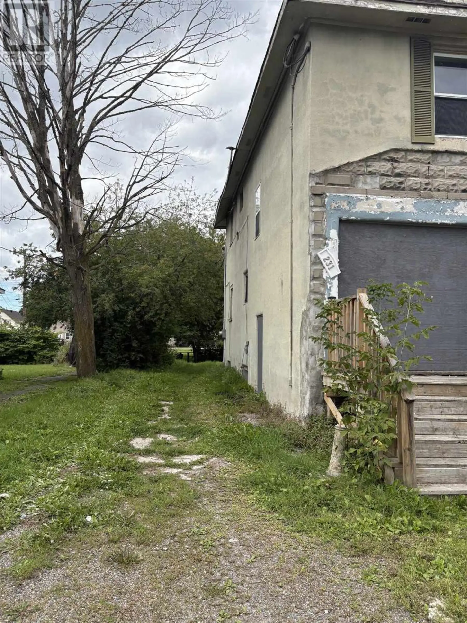 231 BROWN ST - Image 2