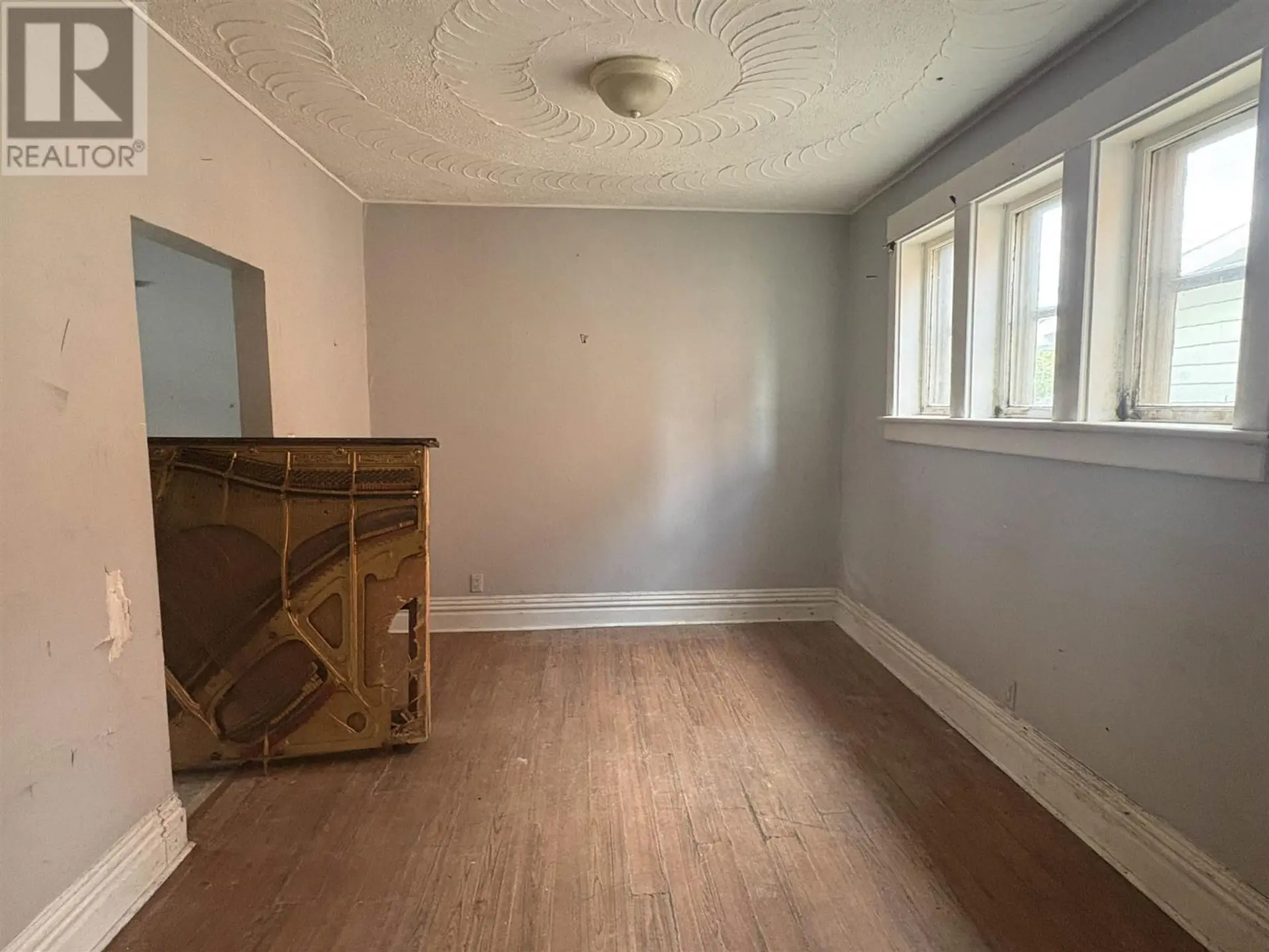 231 BROWN ST - Image 6