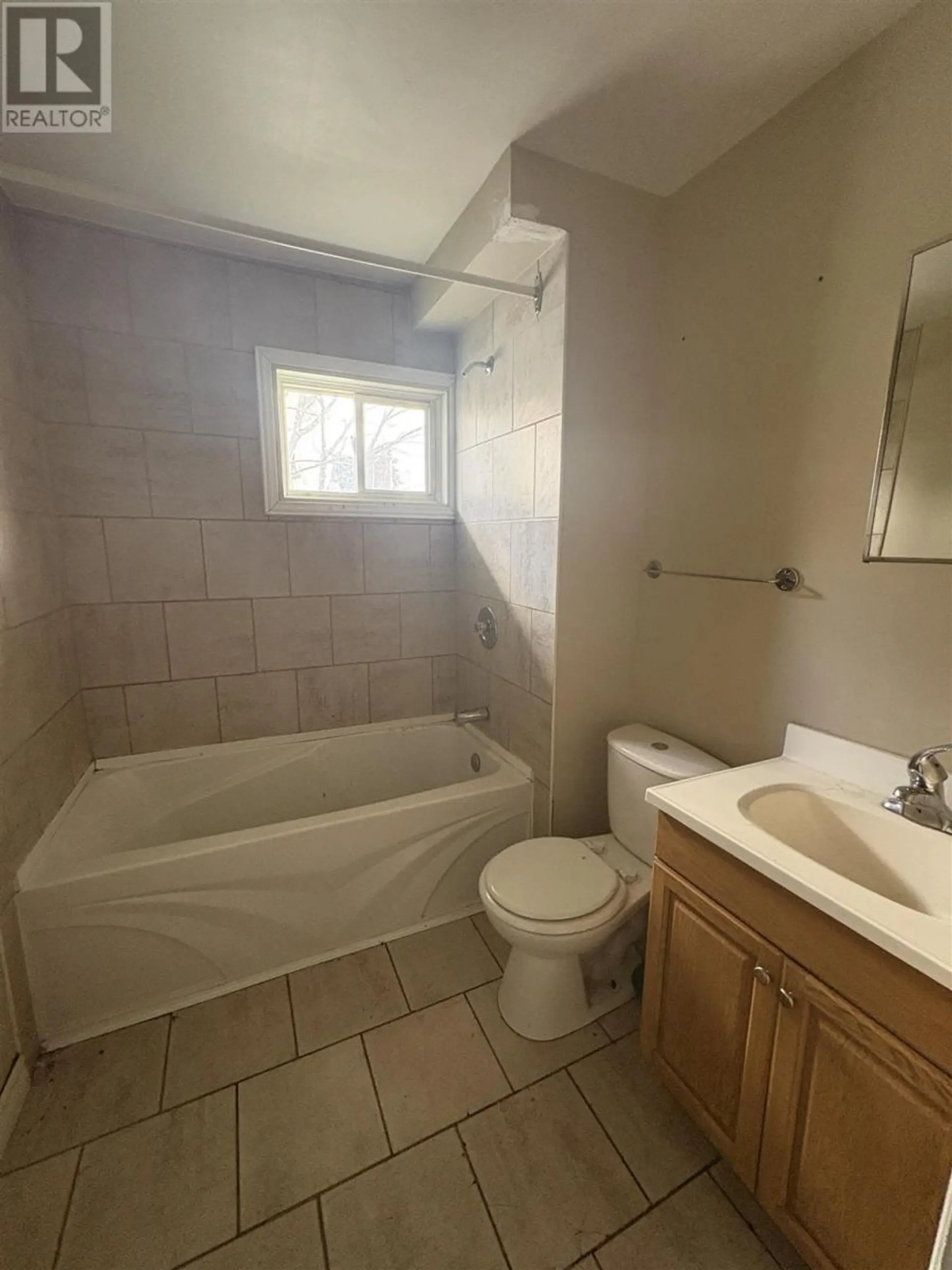 231 BROWN ST - Image 8