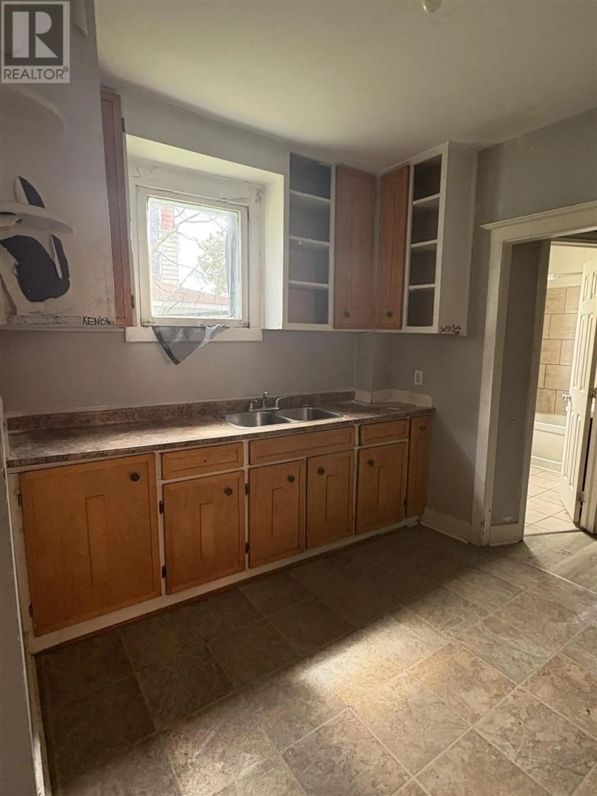 231 BROWN ST - Image 7