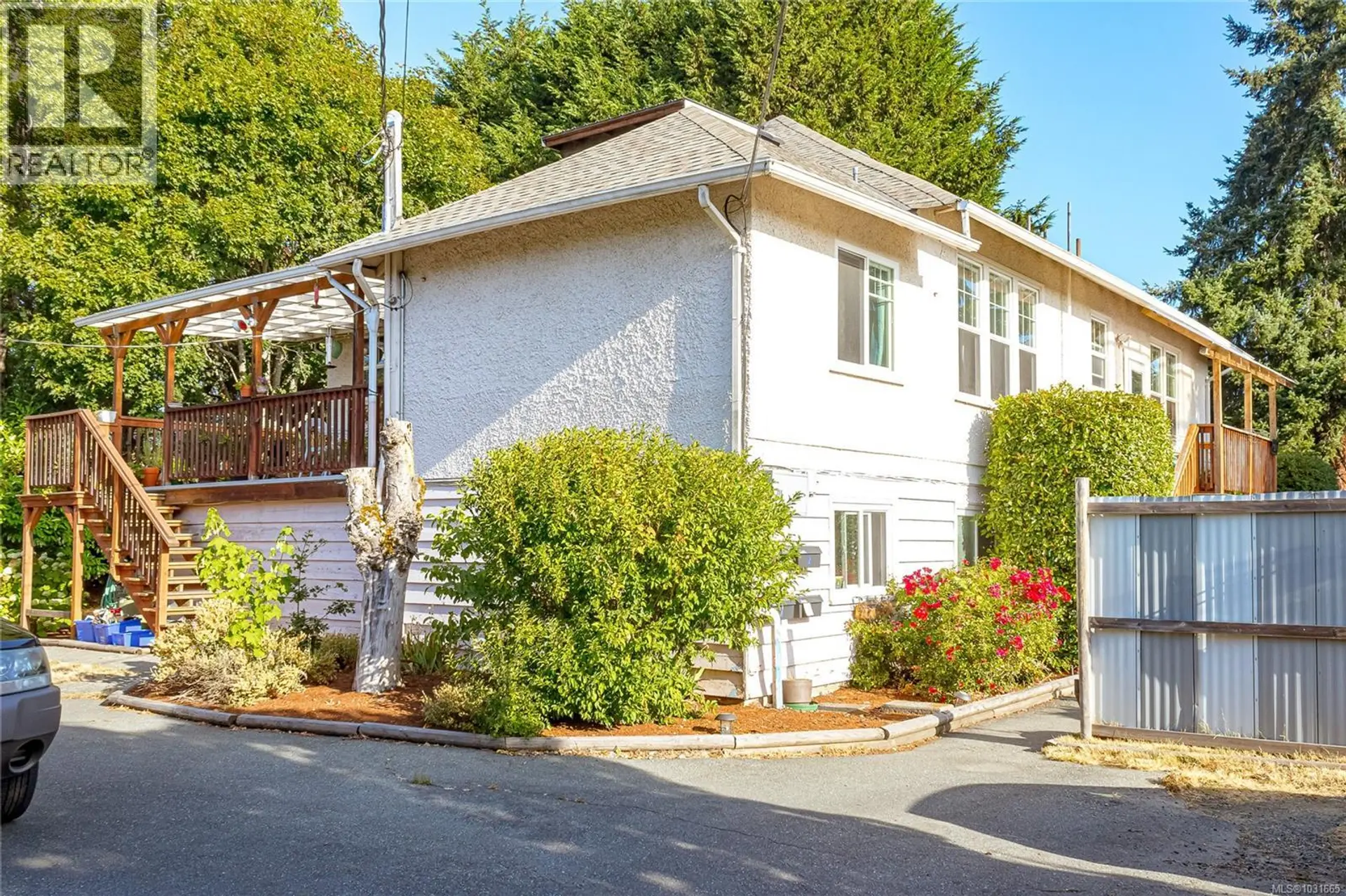 Property at 2920 Shakespeare St, Victoria, BC