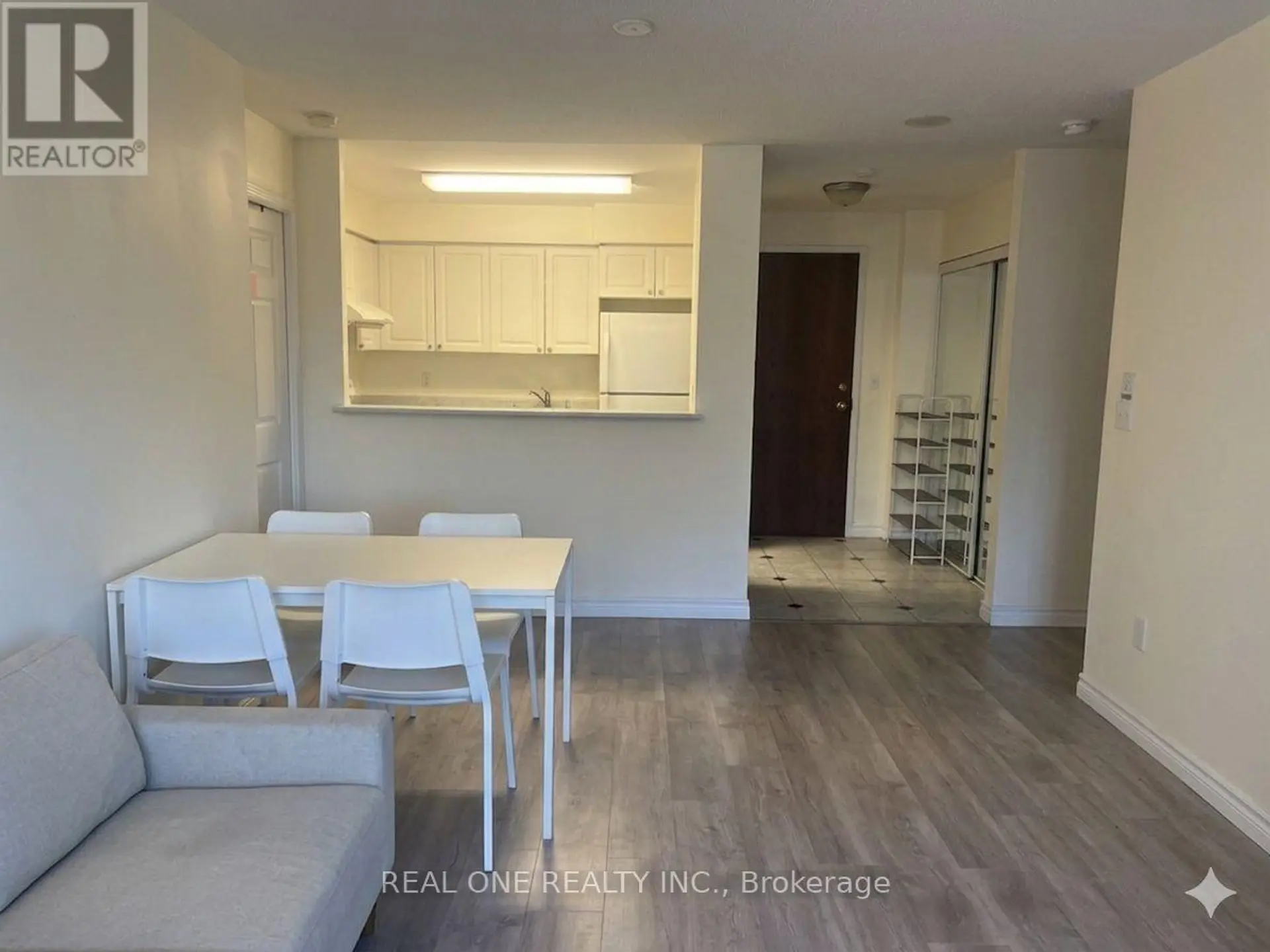 #UPH06 8 PEMBERTON AVENUE - Image 11