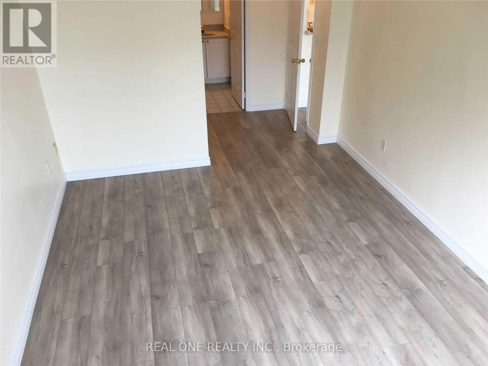 #UPH06 8 PEMBERTON AVENUE - Image 12